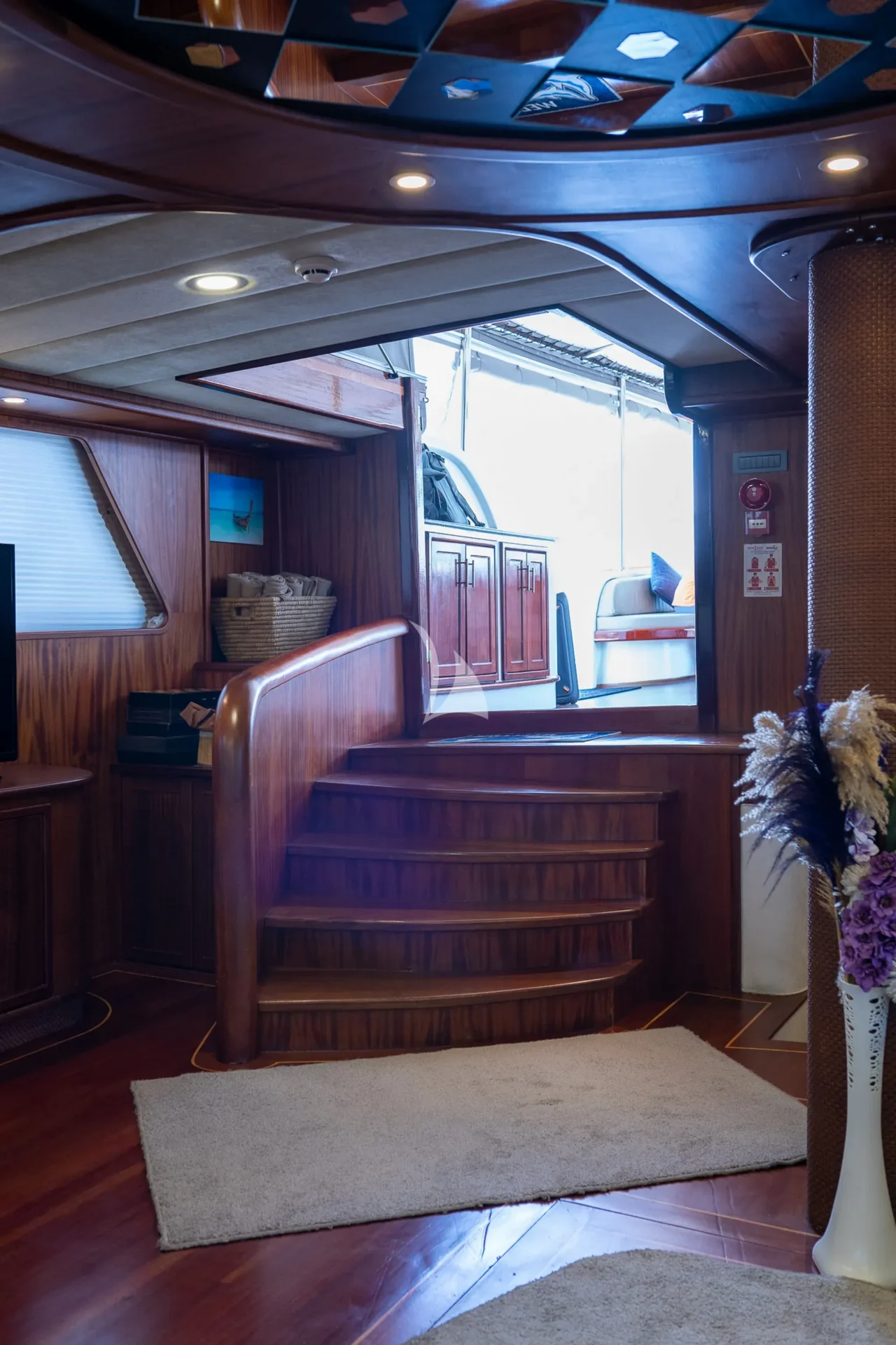 Nevra Queen Charter Yacht