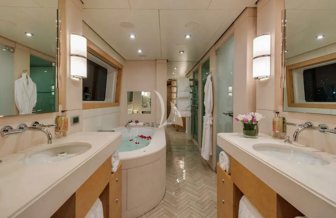 MIZU Charter Yacht