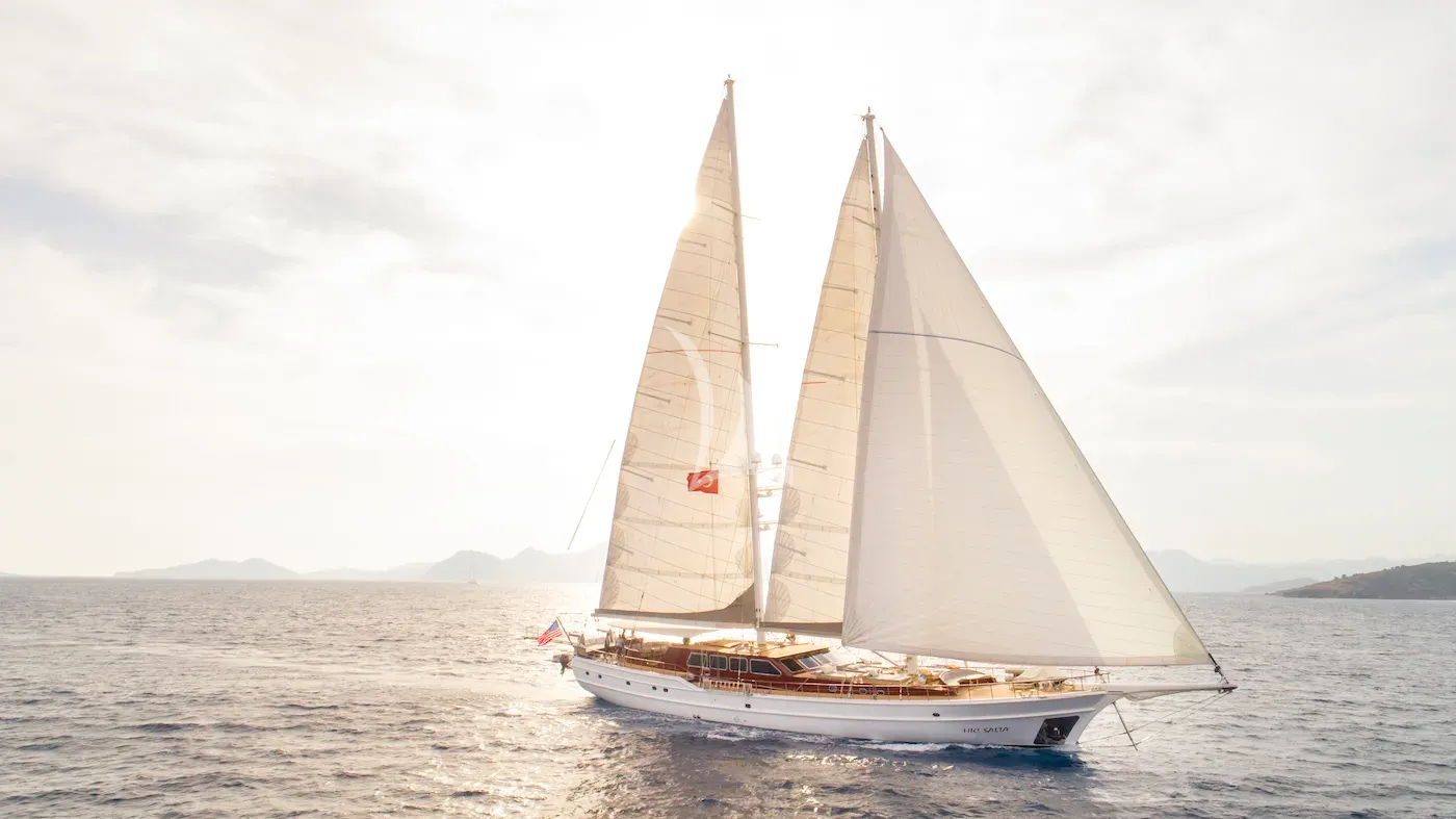 HIC SALTA Charter Yacht