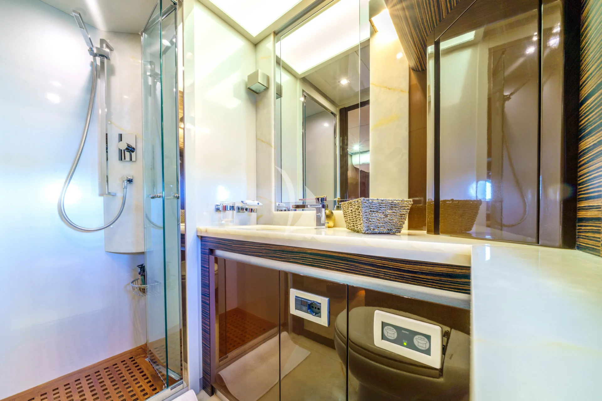 Dalia Charter Yacht