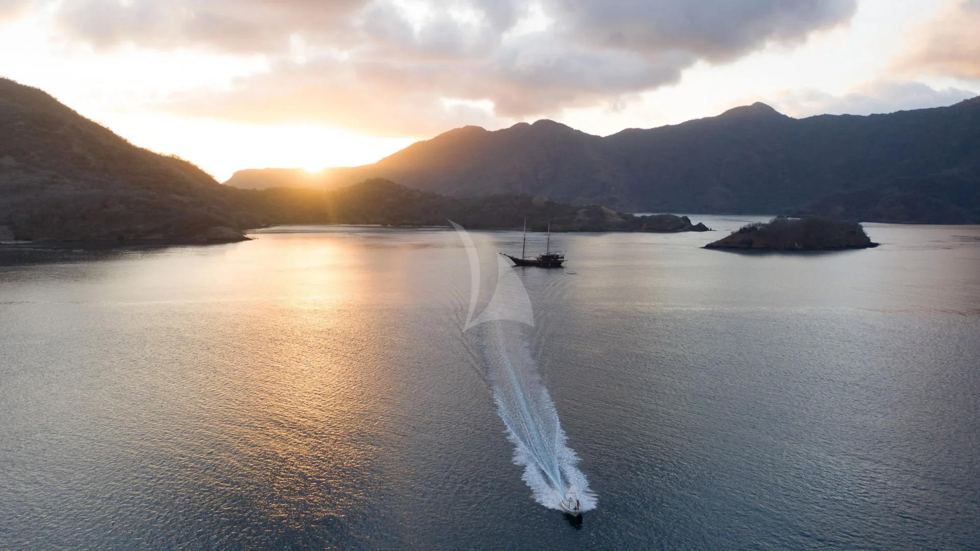 DUNIA BARU Charter Yacht