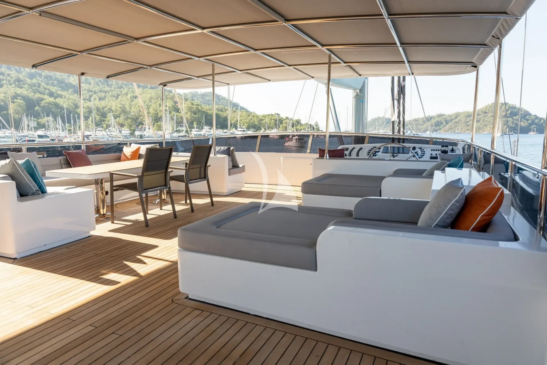 North Wind Charter Yacht