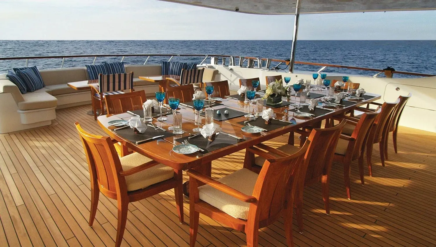 LADY DEE Charter Yacht