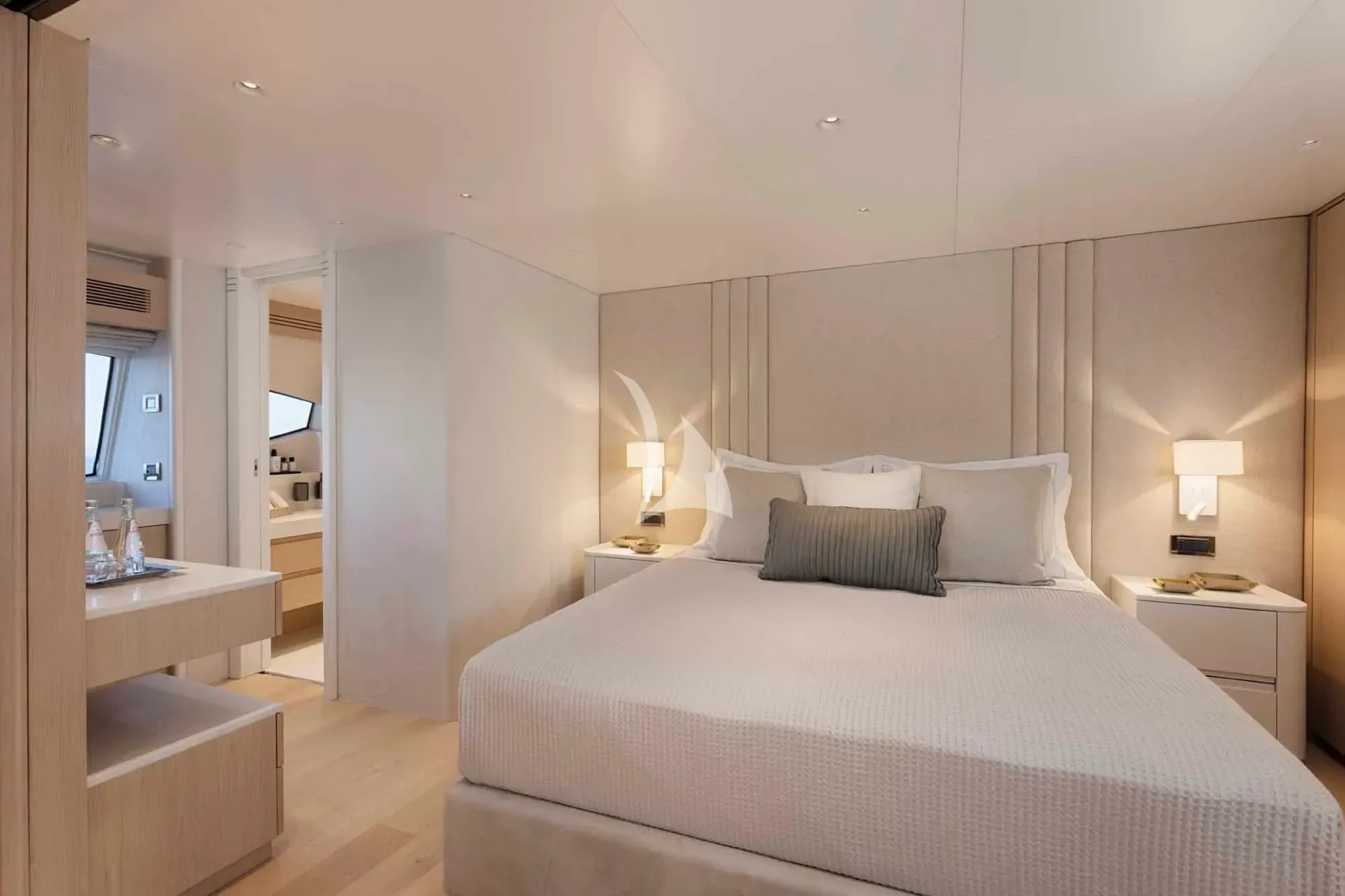 PARADISE Charter Yacht