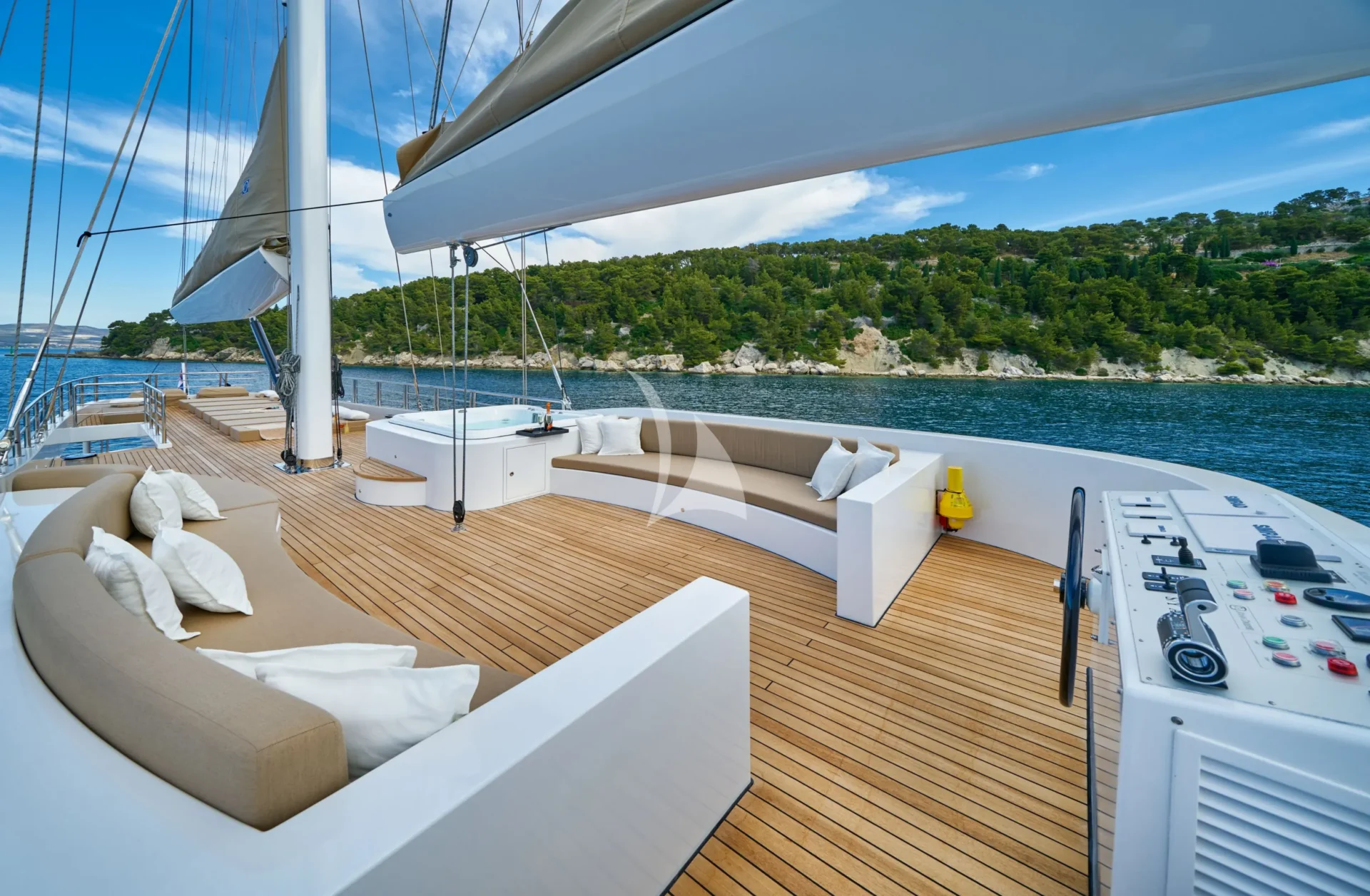 ACAPELLA Charter Yacht