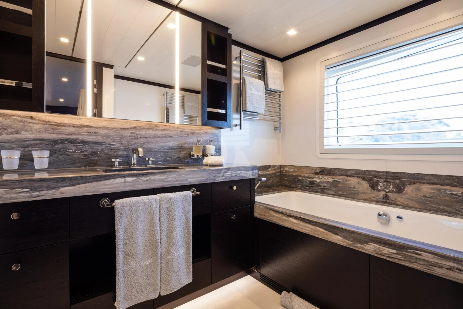 MIRAGE Charter Yacht