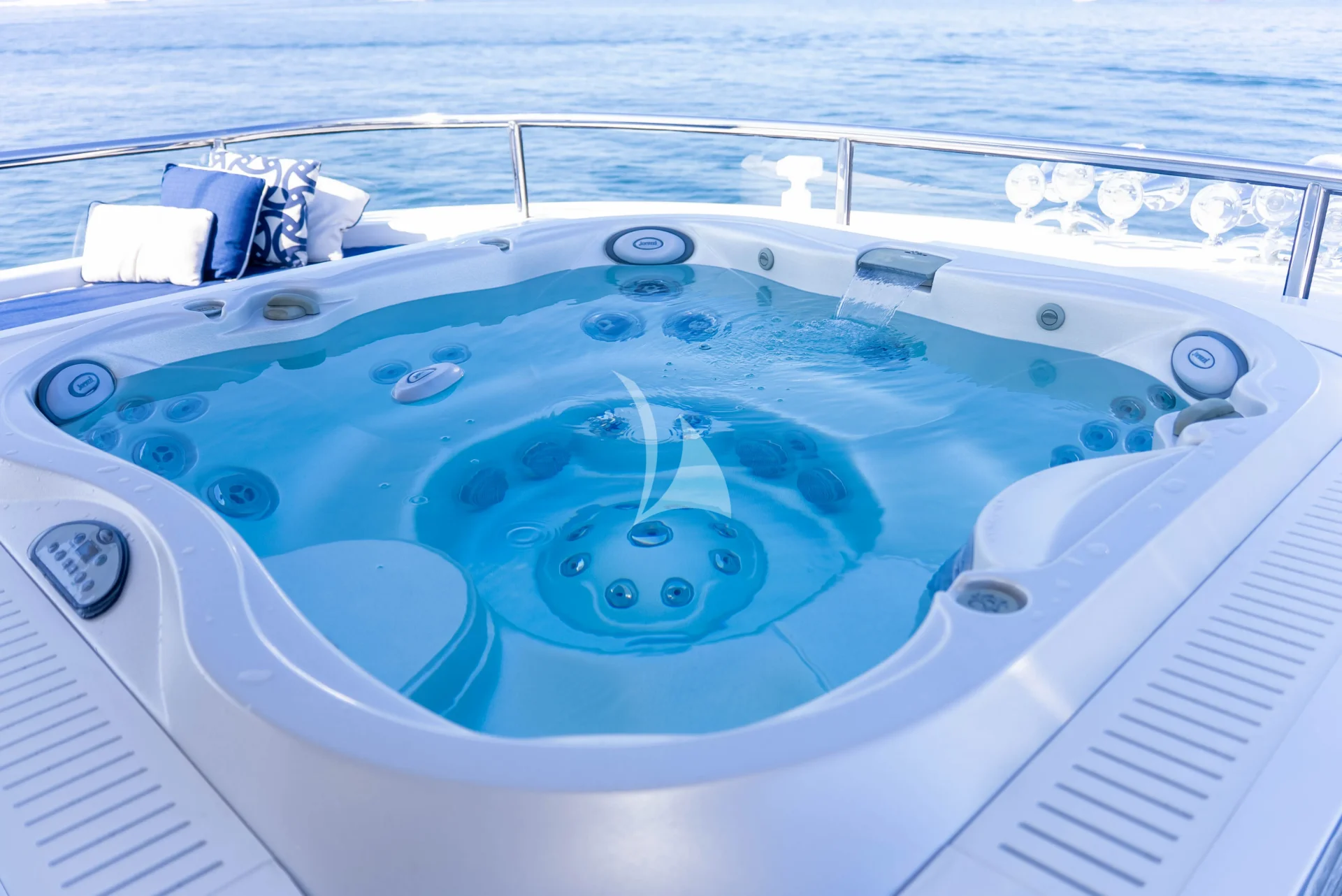 TANZANITE Charter Yacht