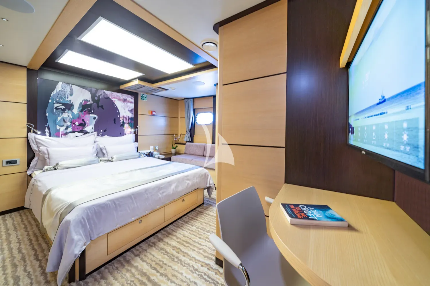 NAVILUX Charter Yacht