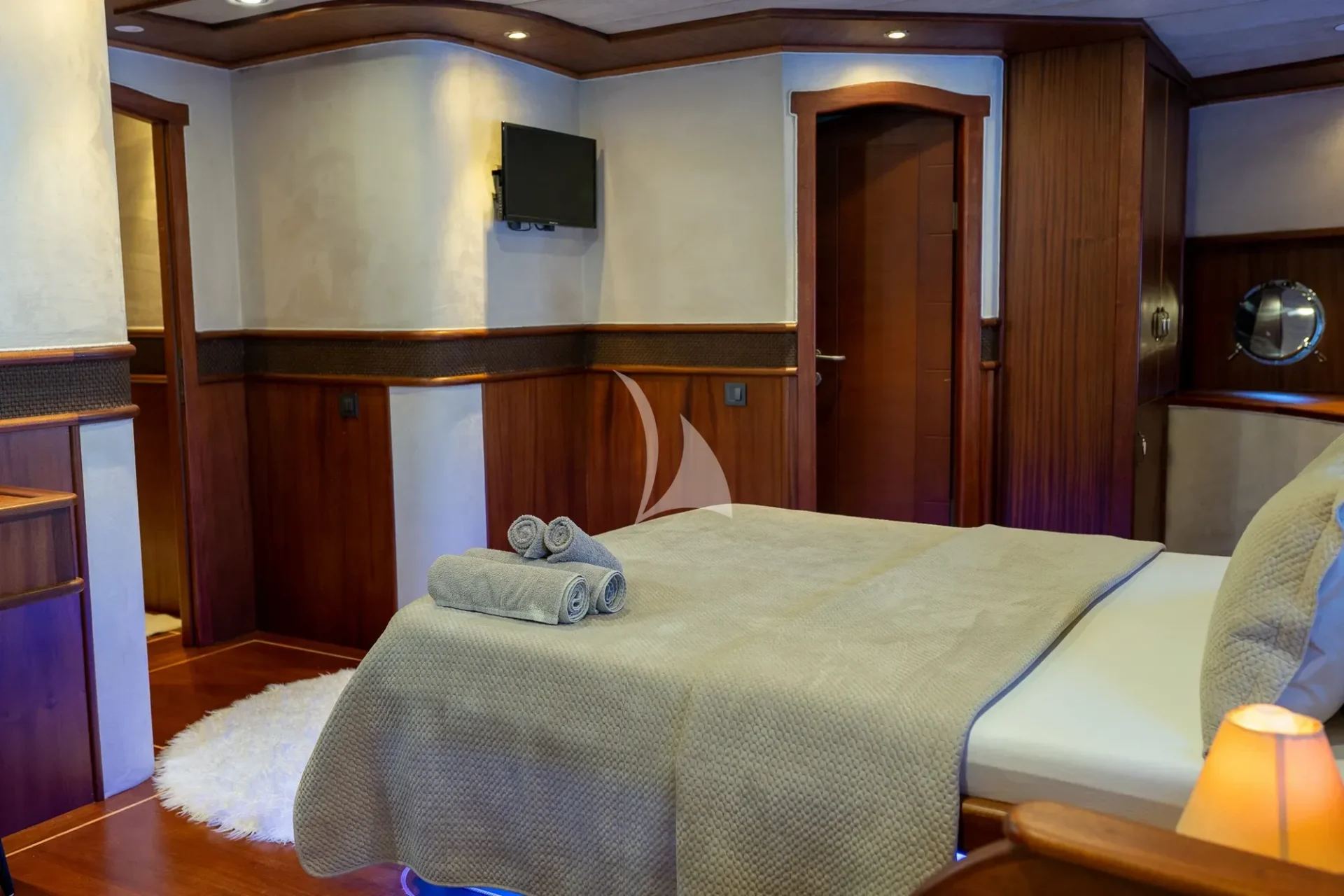 Nevra Queen Charter Yacht
