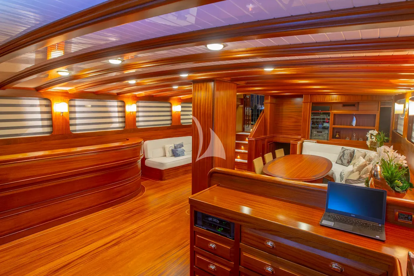 HIC SALTA Charter Yacht