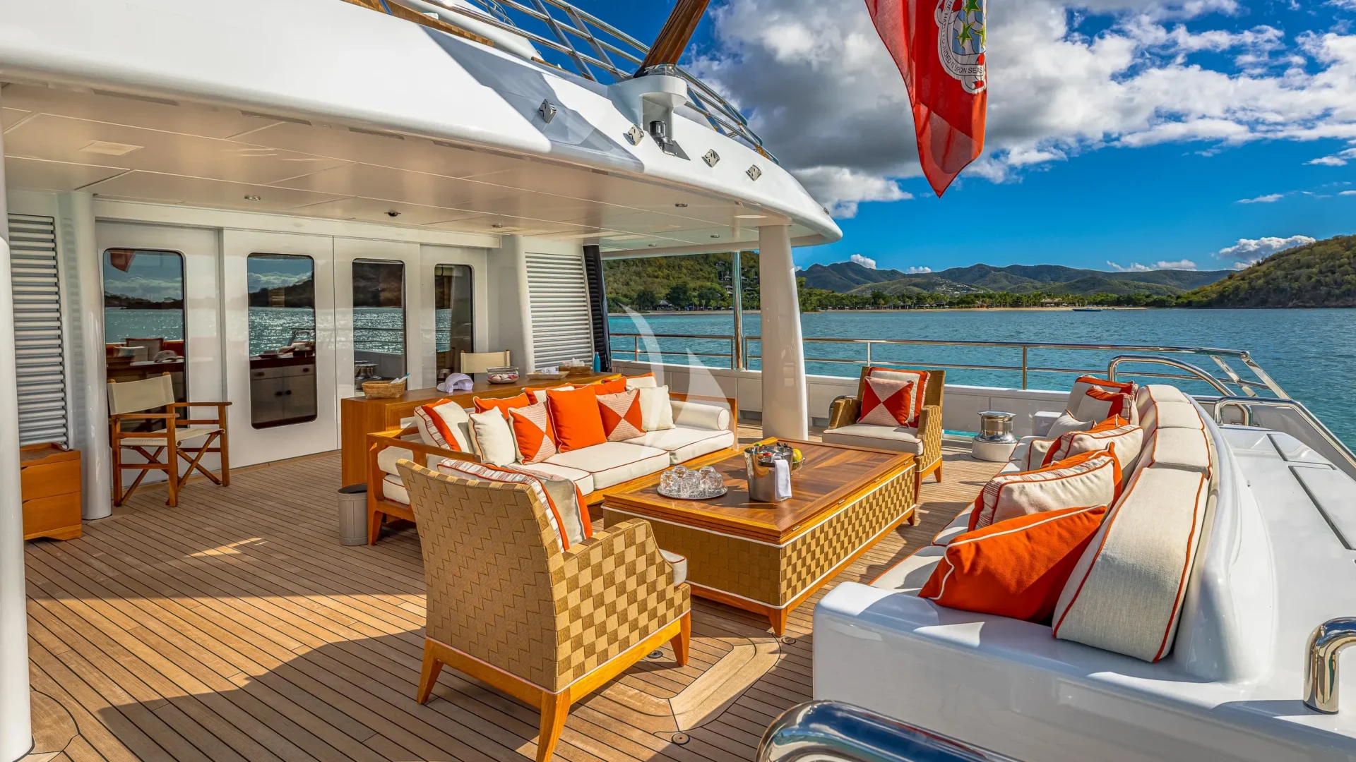 DEEP BLUE Charter Yacht