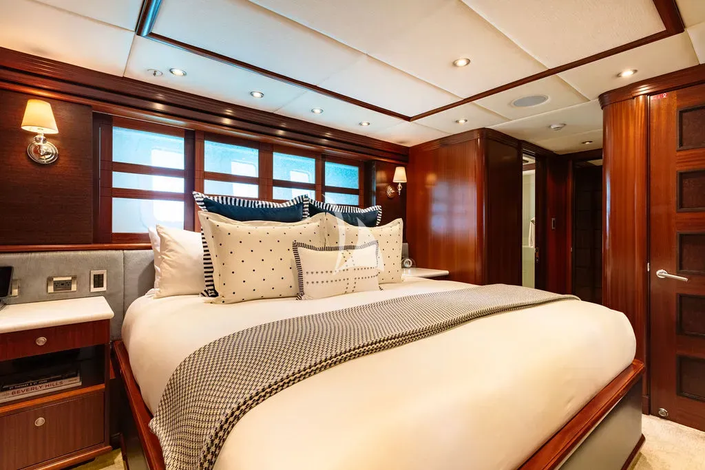 OCEAN CLUB Charter Yacht