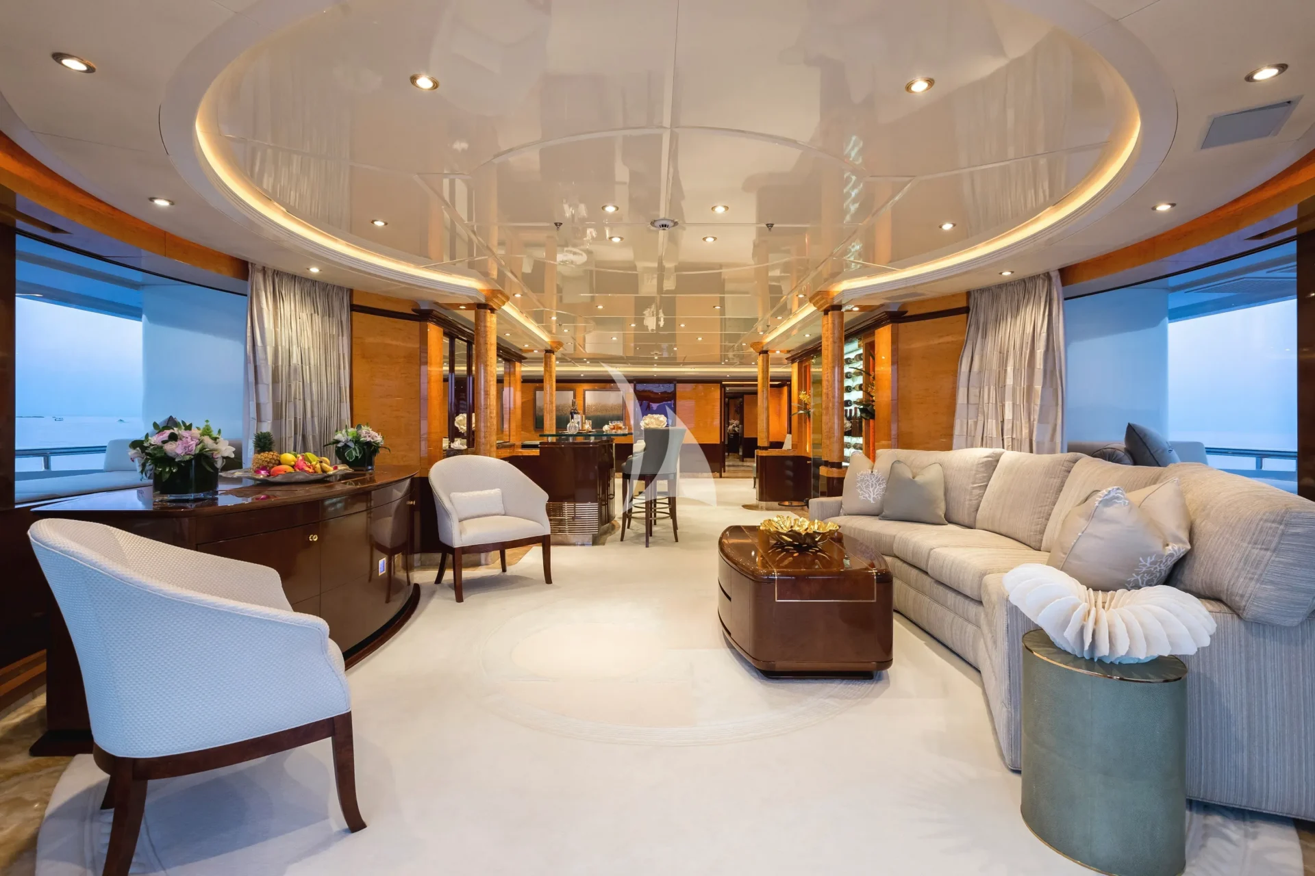 LUCKY LADY Charter Yacht
