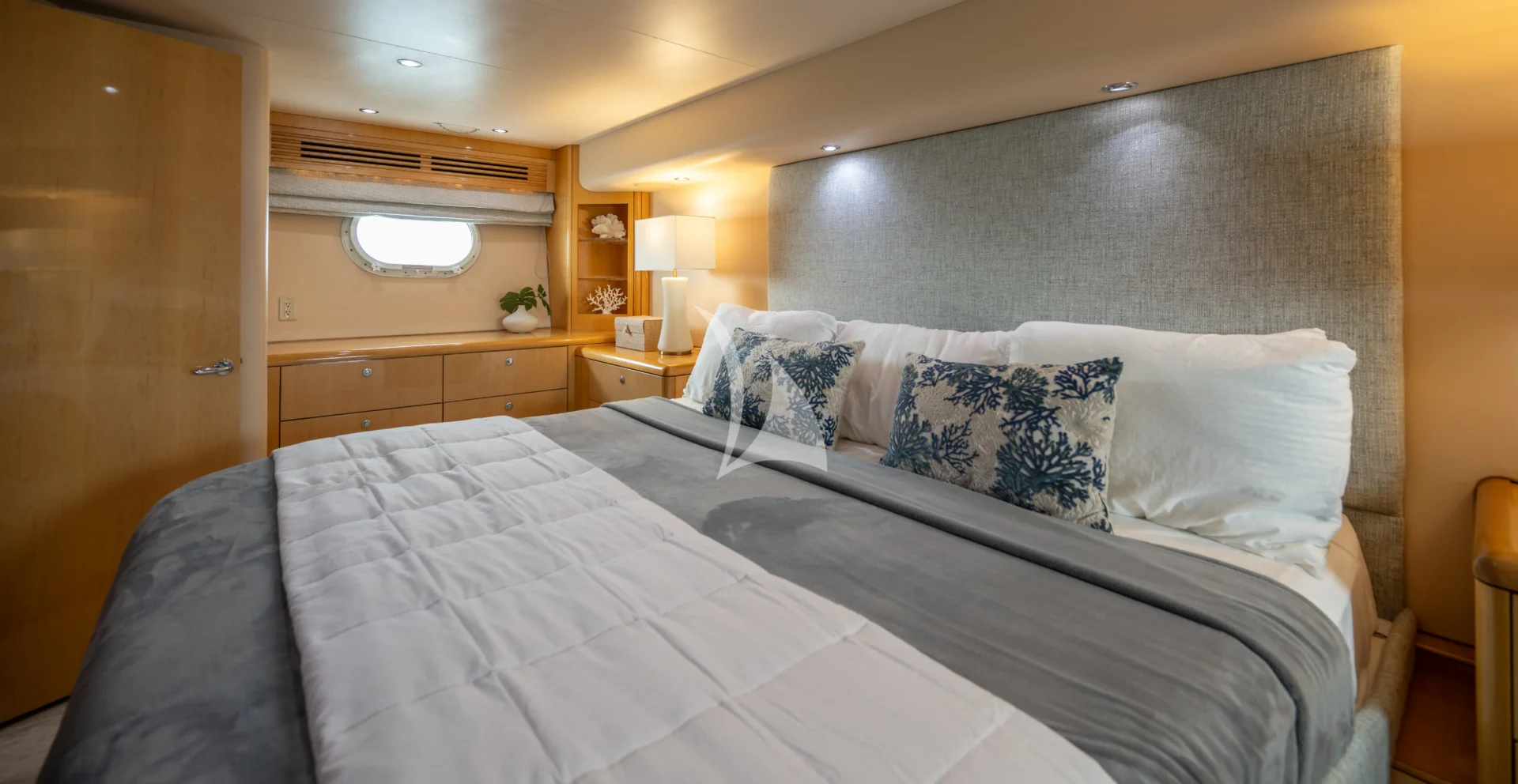 MARY KATHLENE Charter Yacht