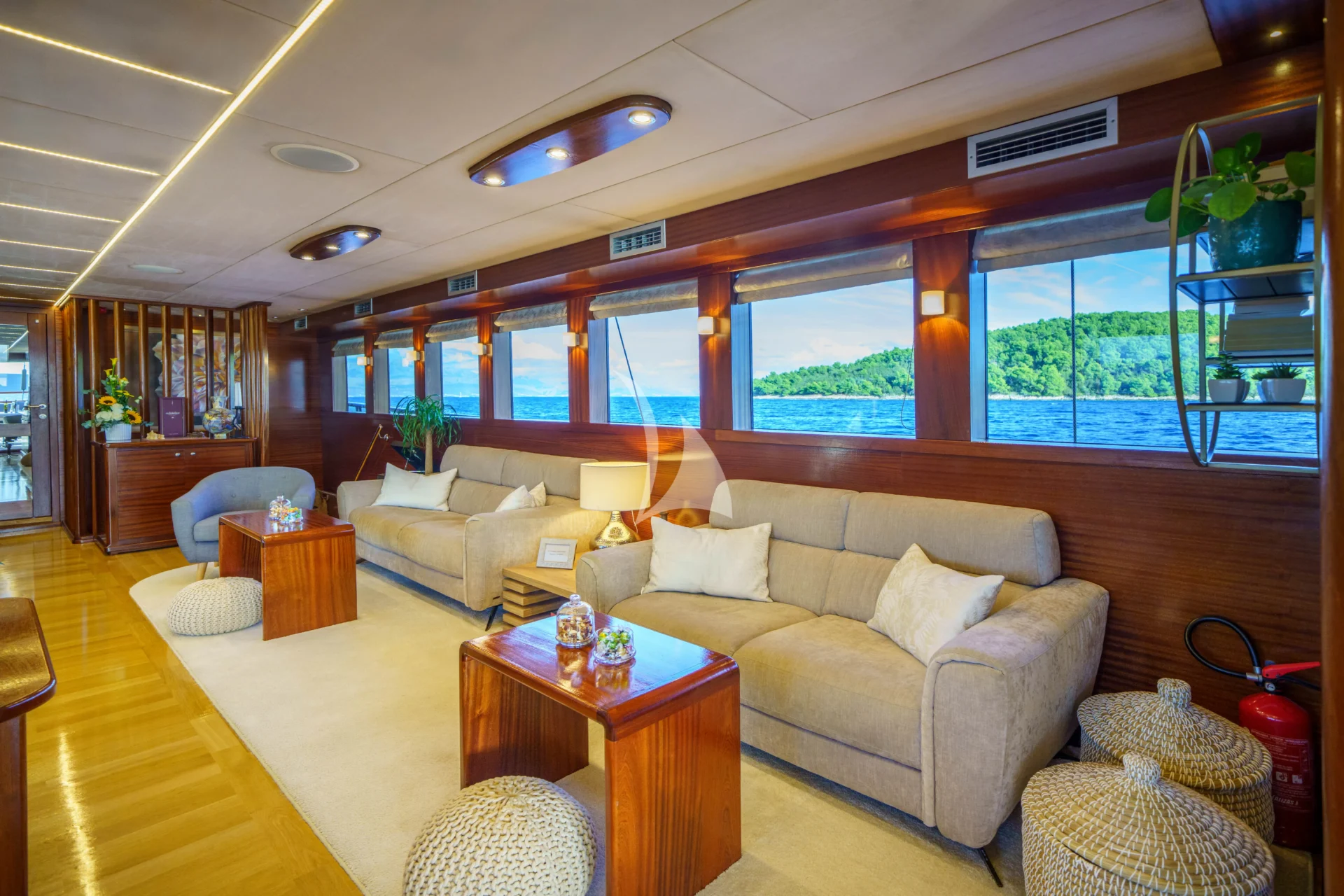 SON DE MAR Charter Yacht
