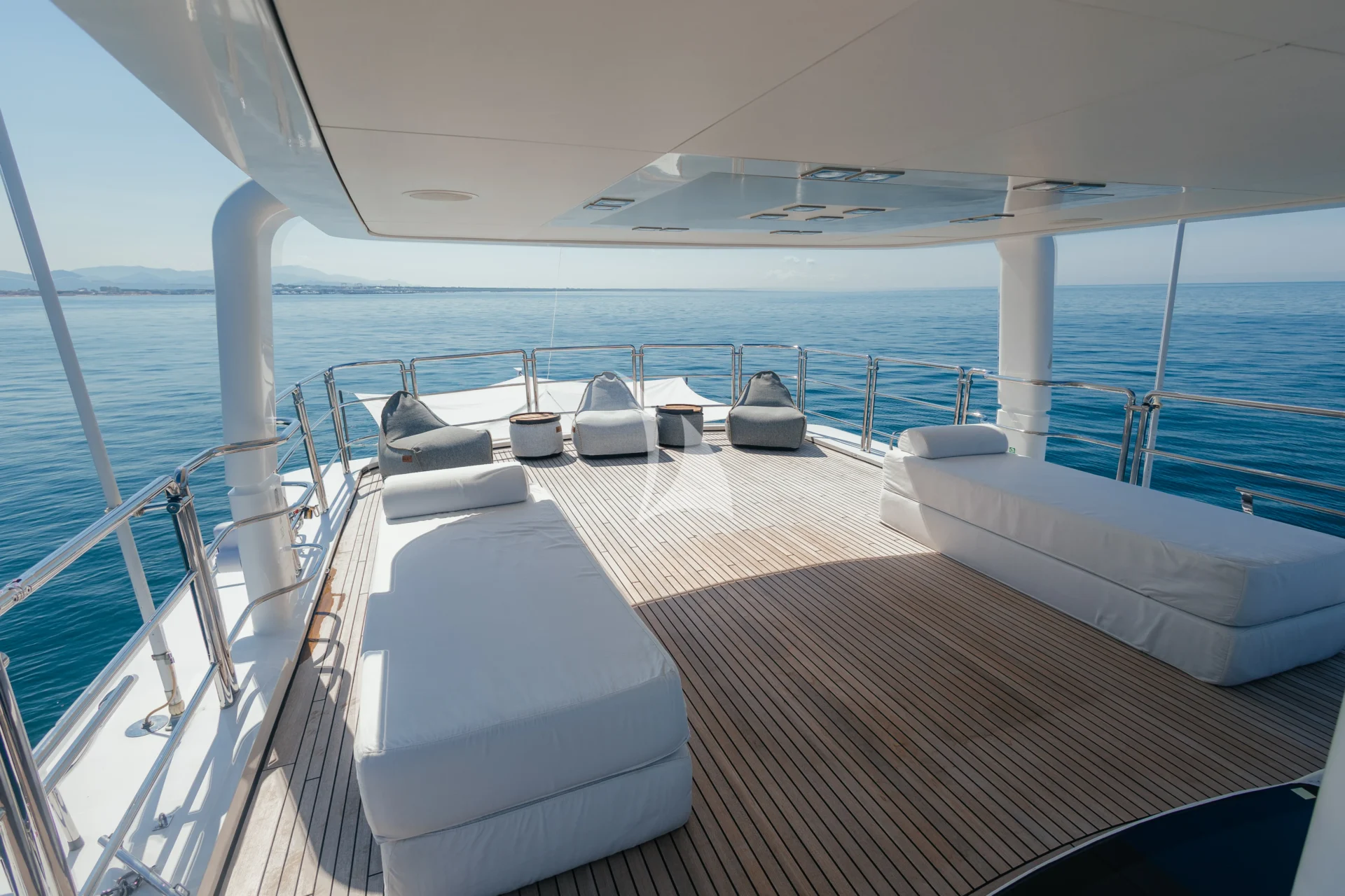 LADY IN BLUE Charter Yacht