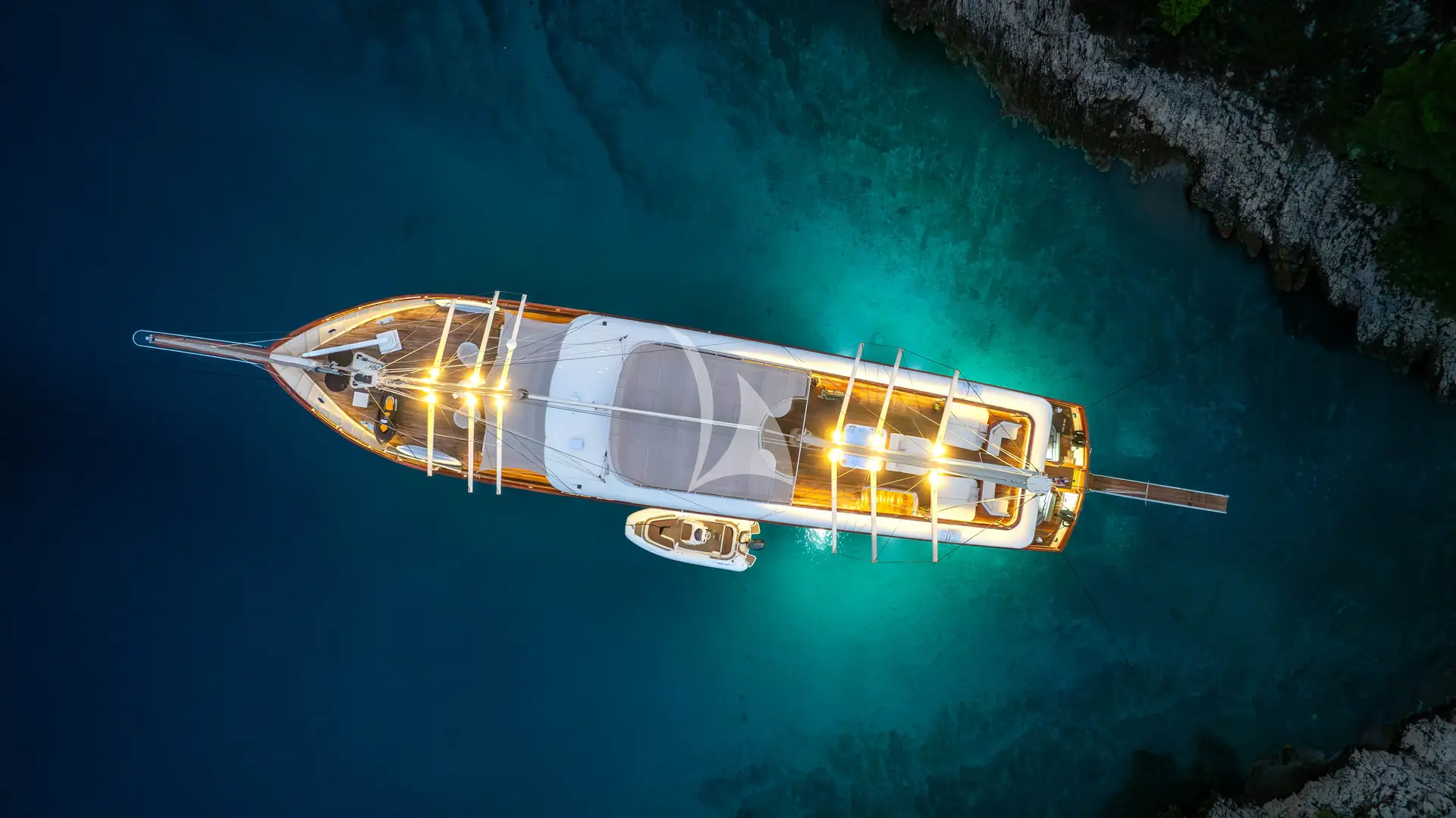 SON DE MAR Charter Yacht