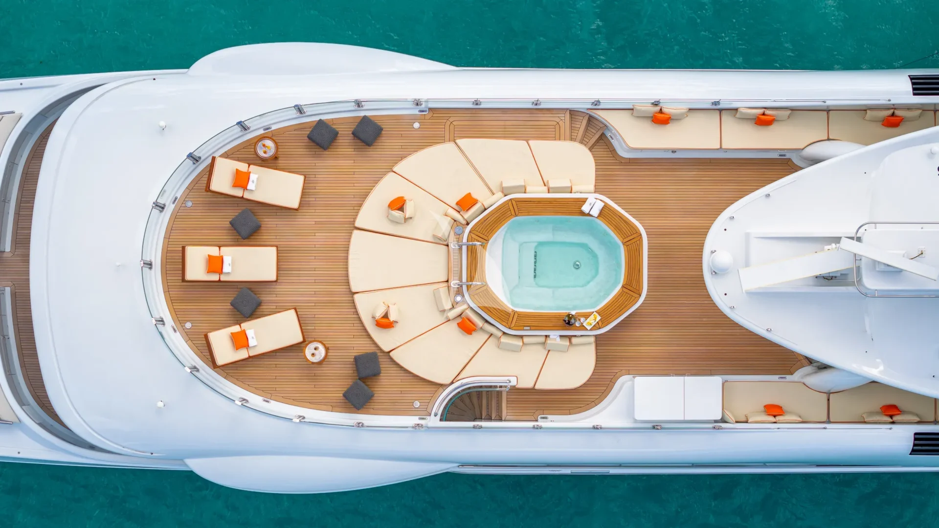 DEEP BLUE Charter Yacht