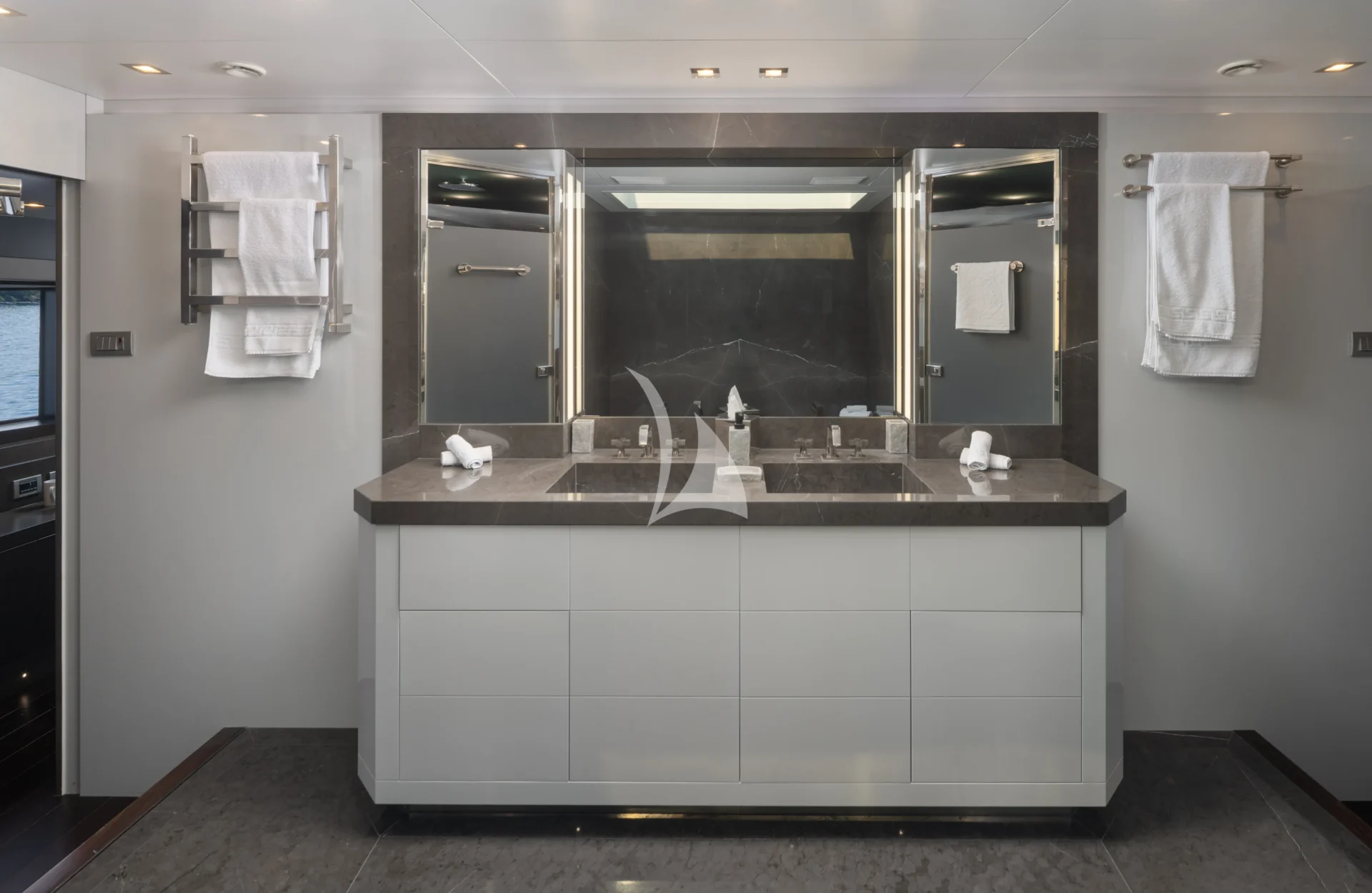 SMOOTH OPERATOR Charter Yacht