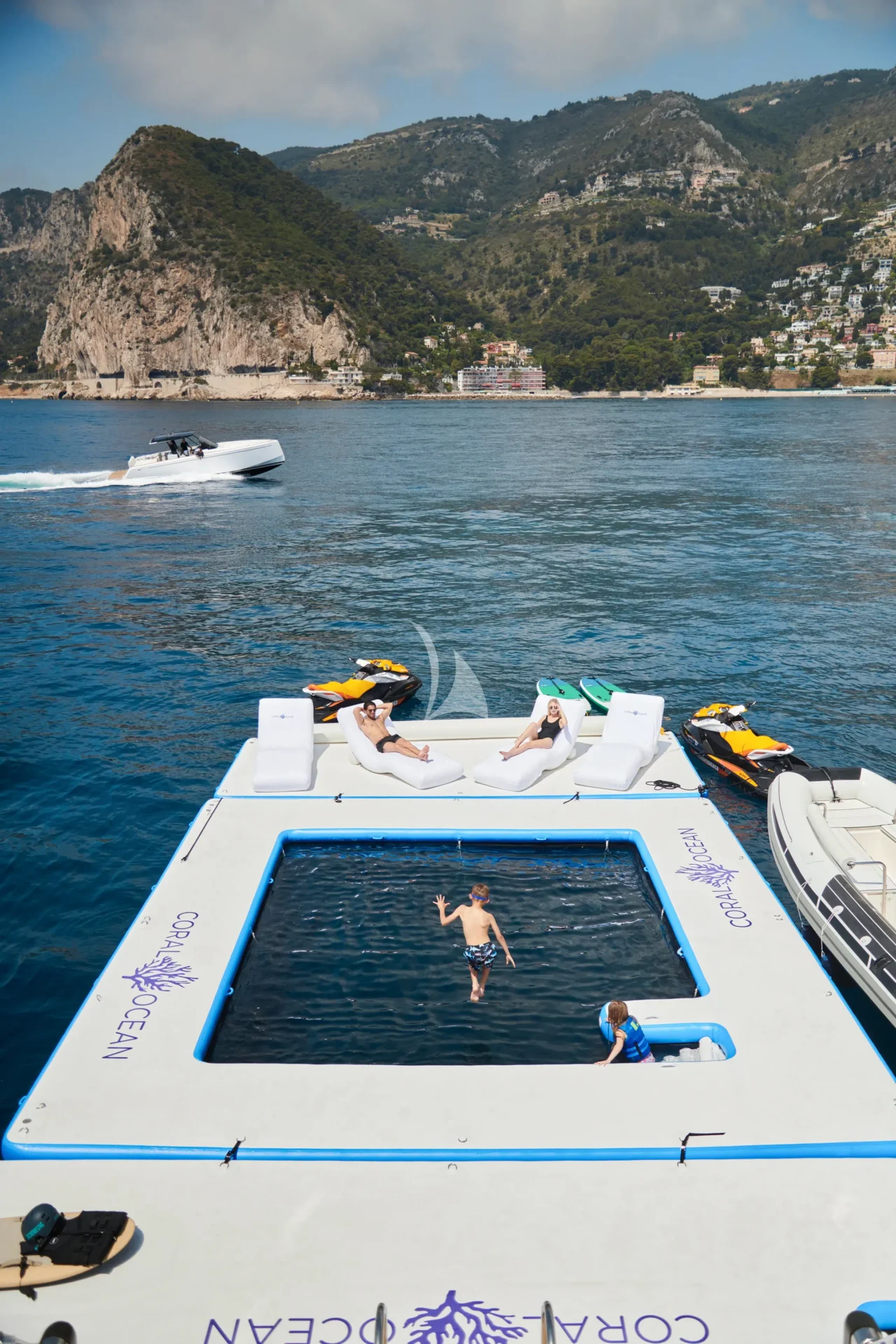 CORAL OCEAN Charter Yacht