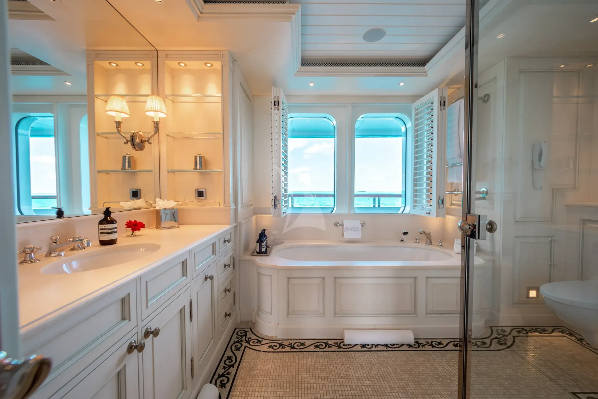 HUNTRESS Charter Yacht