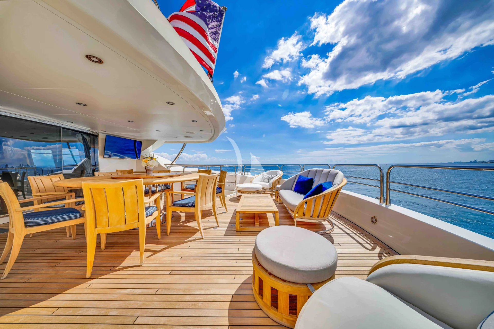 NATURAL 9 Charter Yacht
