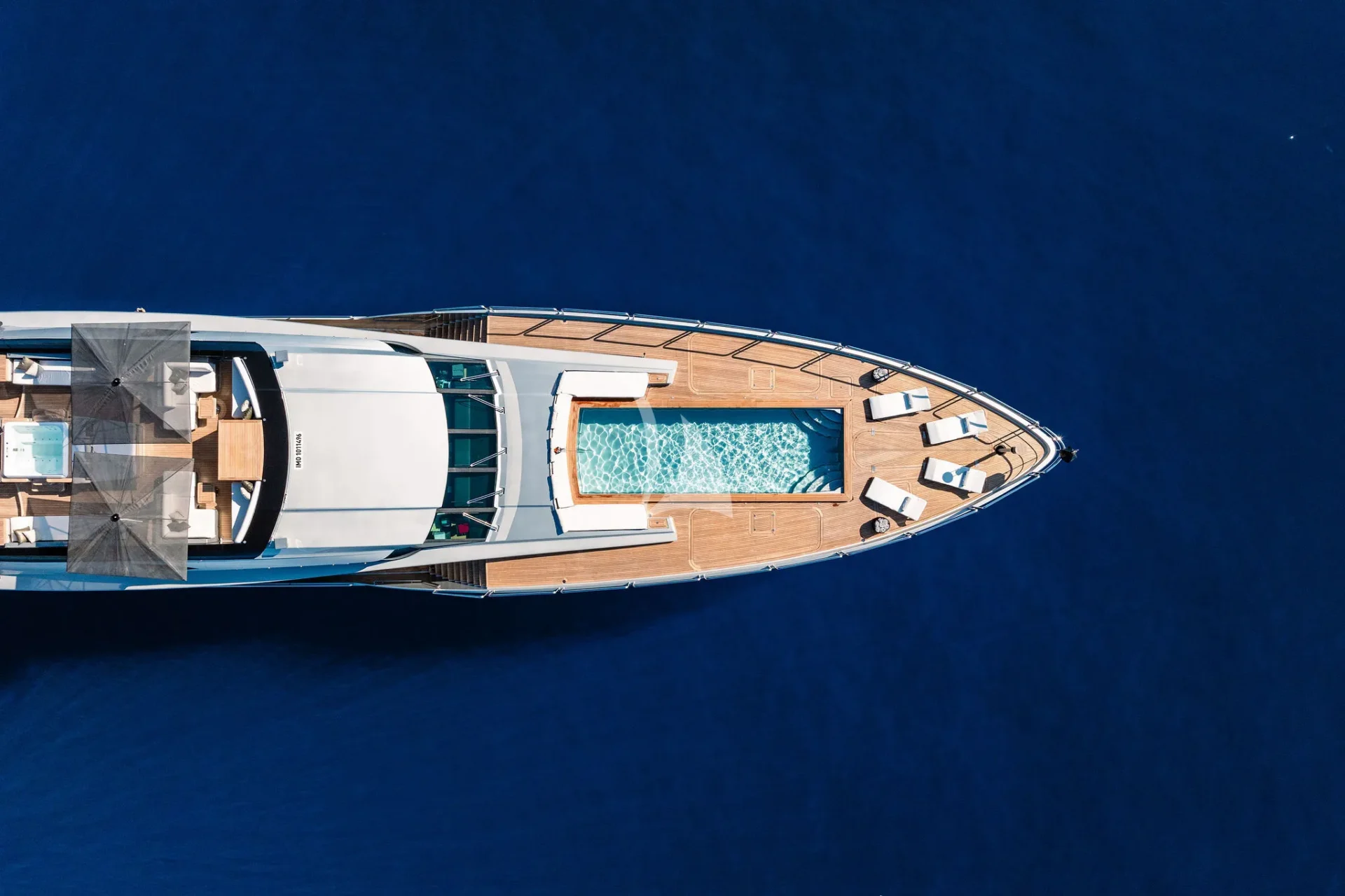 DB9 Charter Yacht