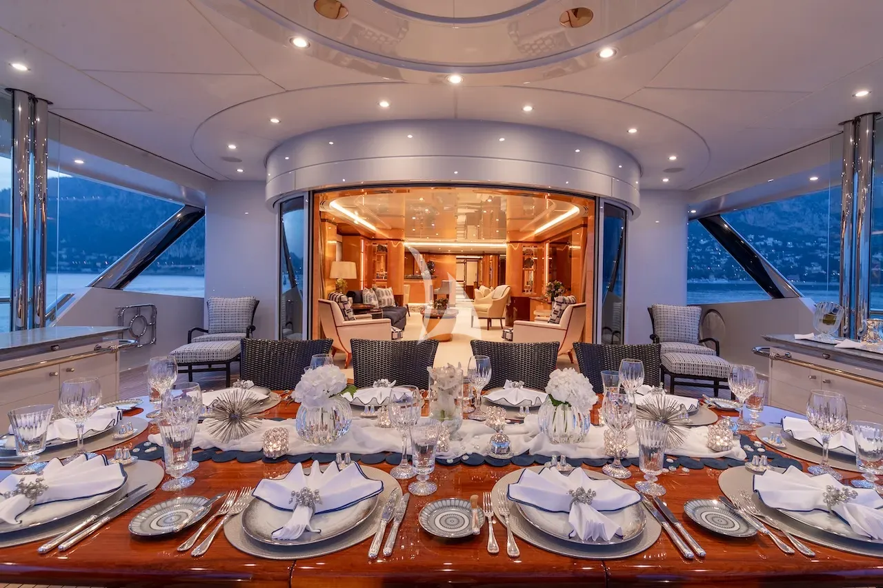 LUCKY LADY Charter Yacht