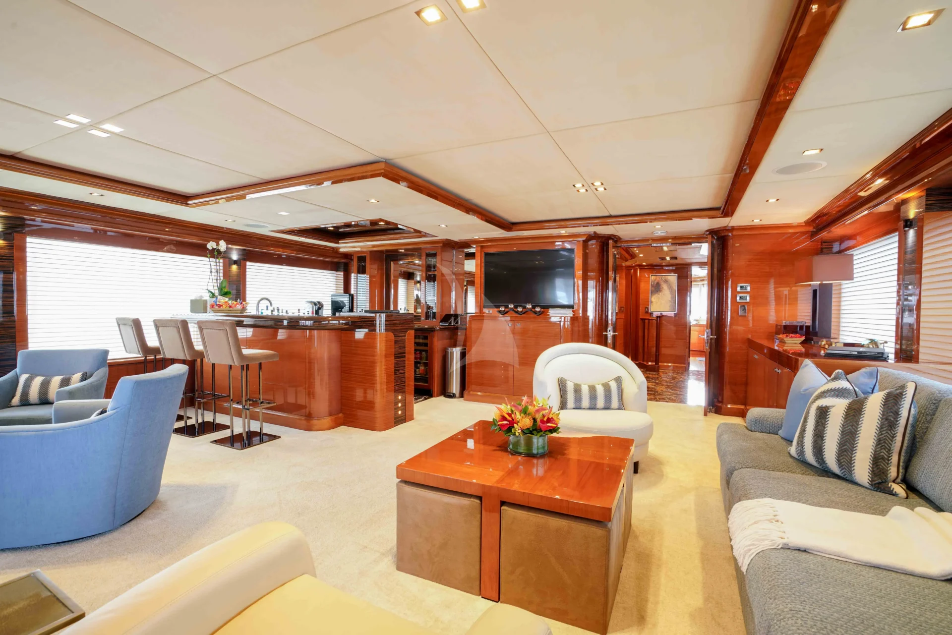 ASPEN ALTERNATIVE Charter Yacht