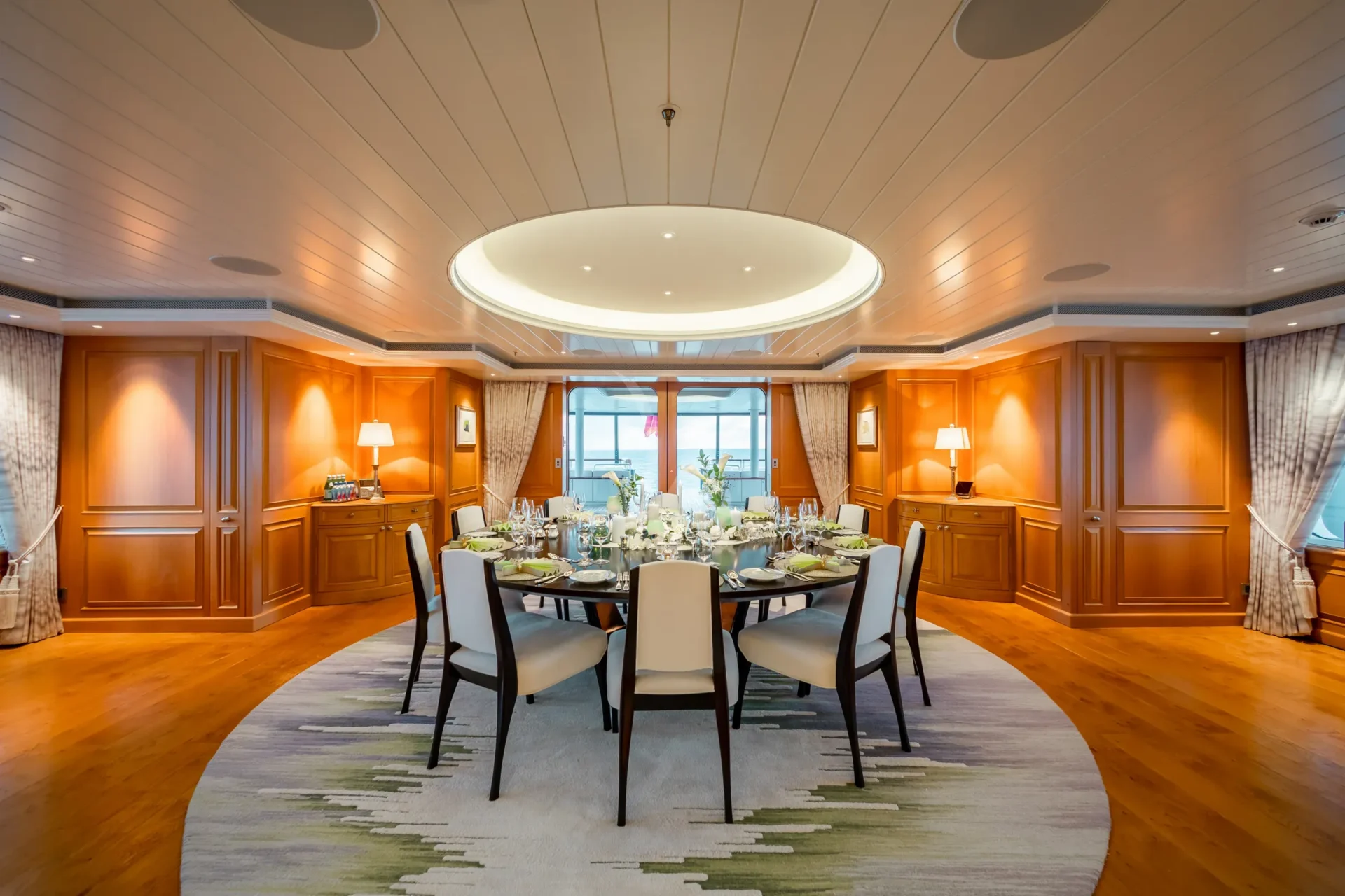 HUNTRESS Charter Yacht