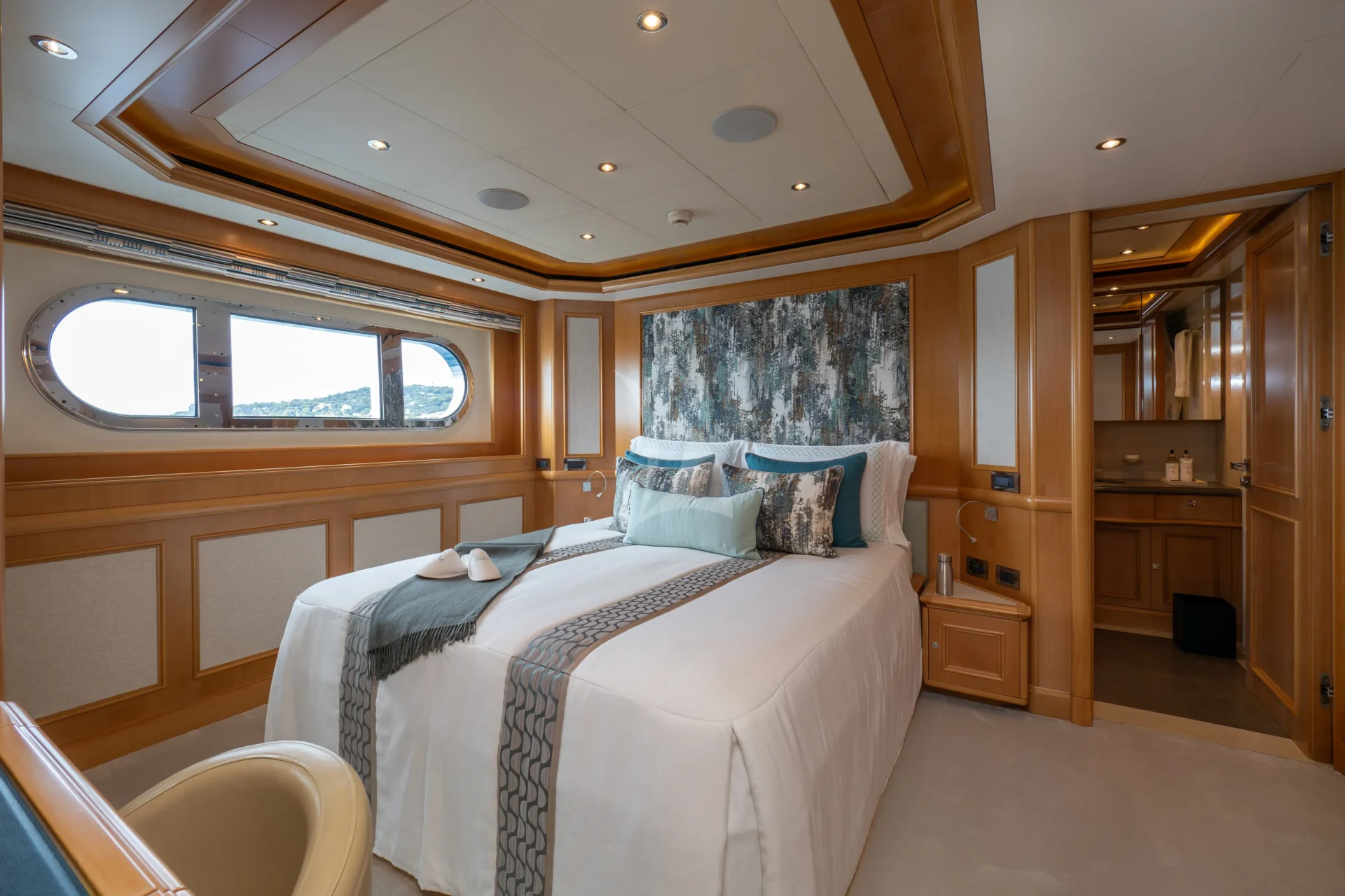 HANA Charter Yacht