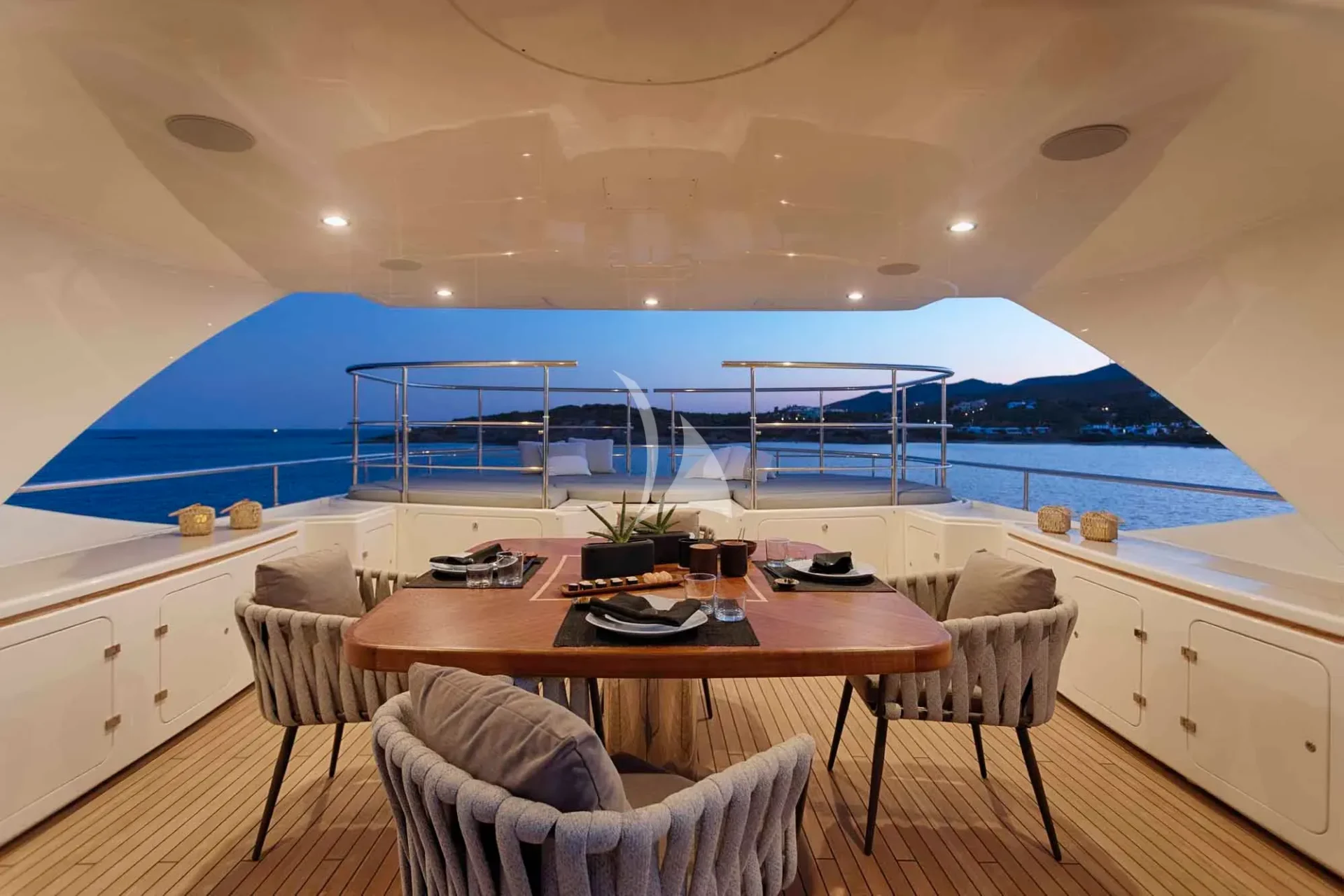 PARADISE Charter Yacht