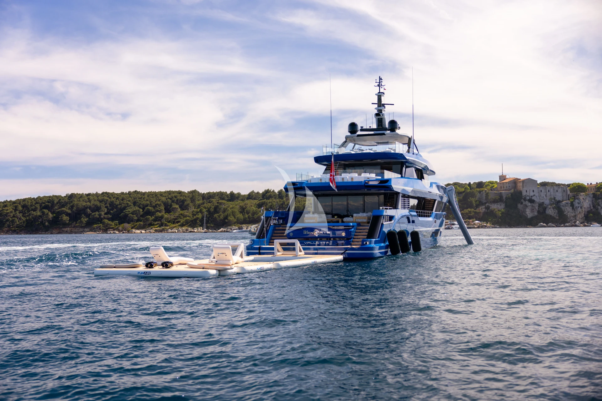 SUI GENERIS Charter Yacht