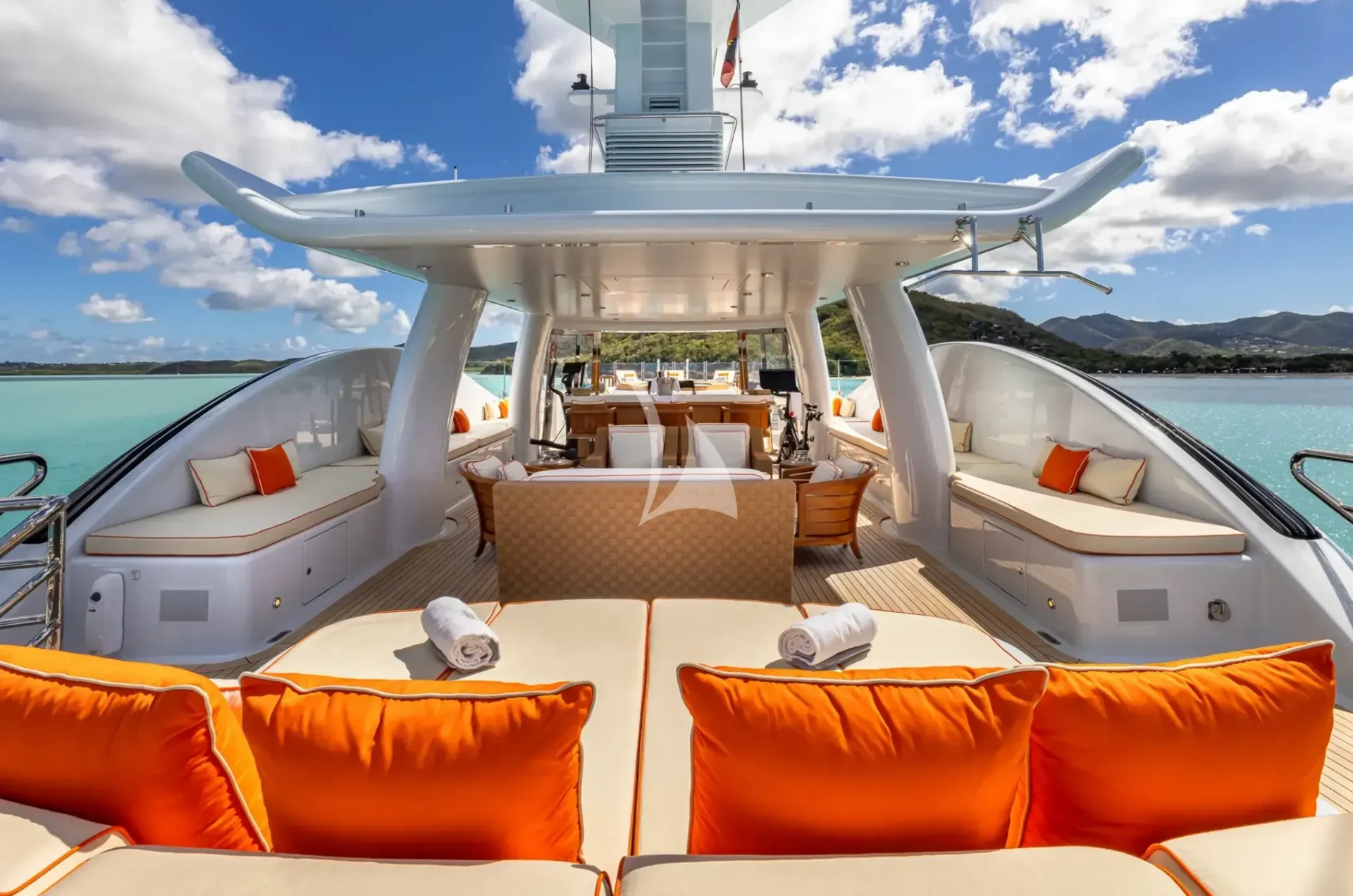DEEP BLUE Charter Yacht