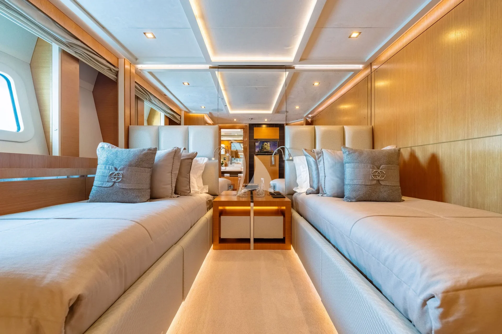 DB9 Charter Yacht