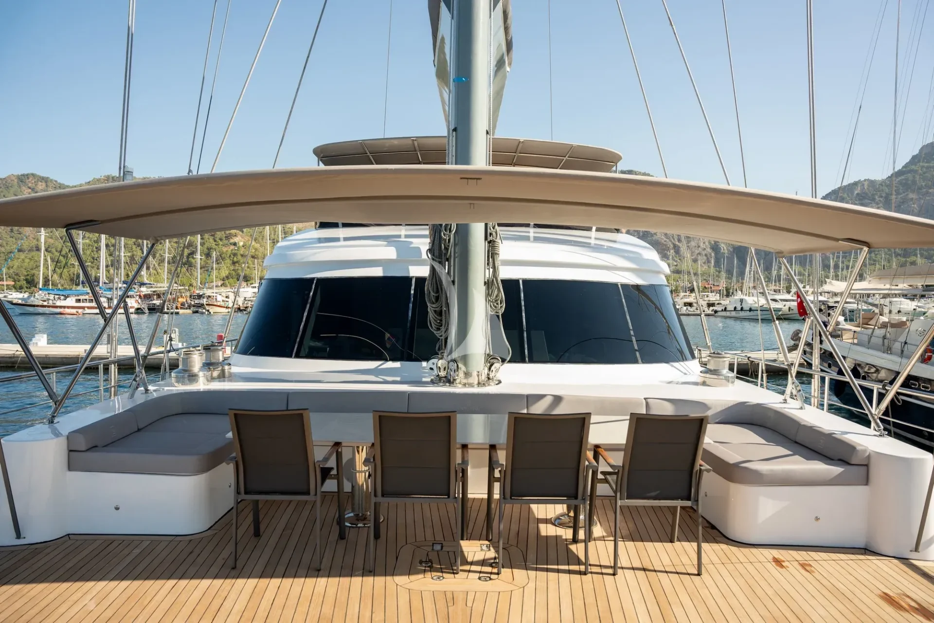 North Wind Charter Yacht