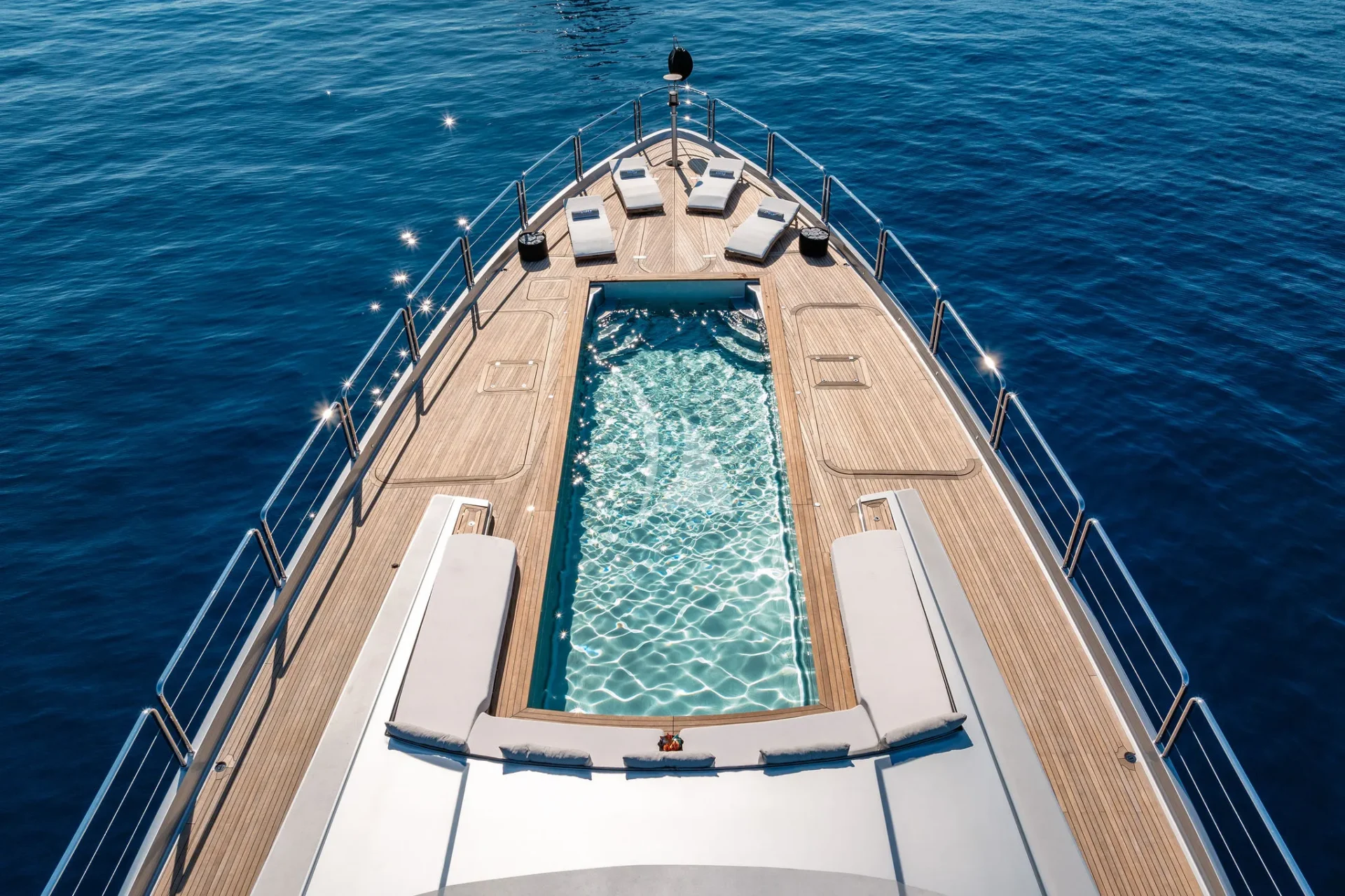 DB9 Charter Yacht