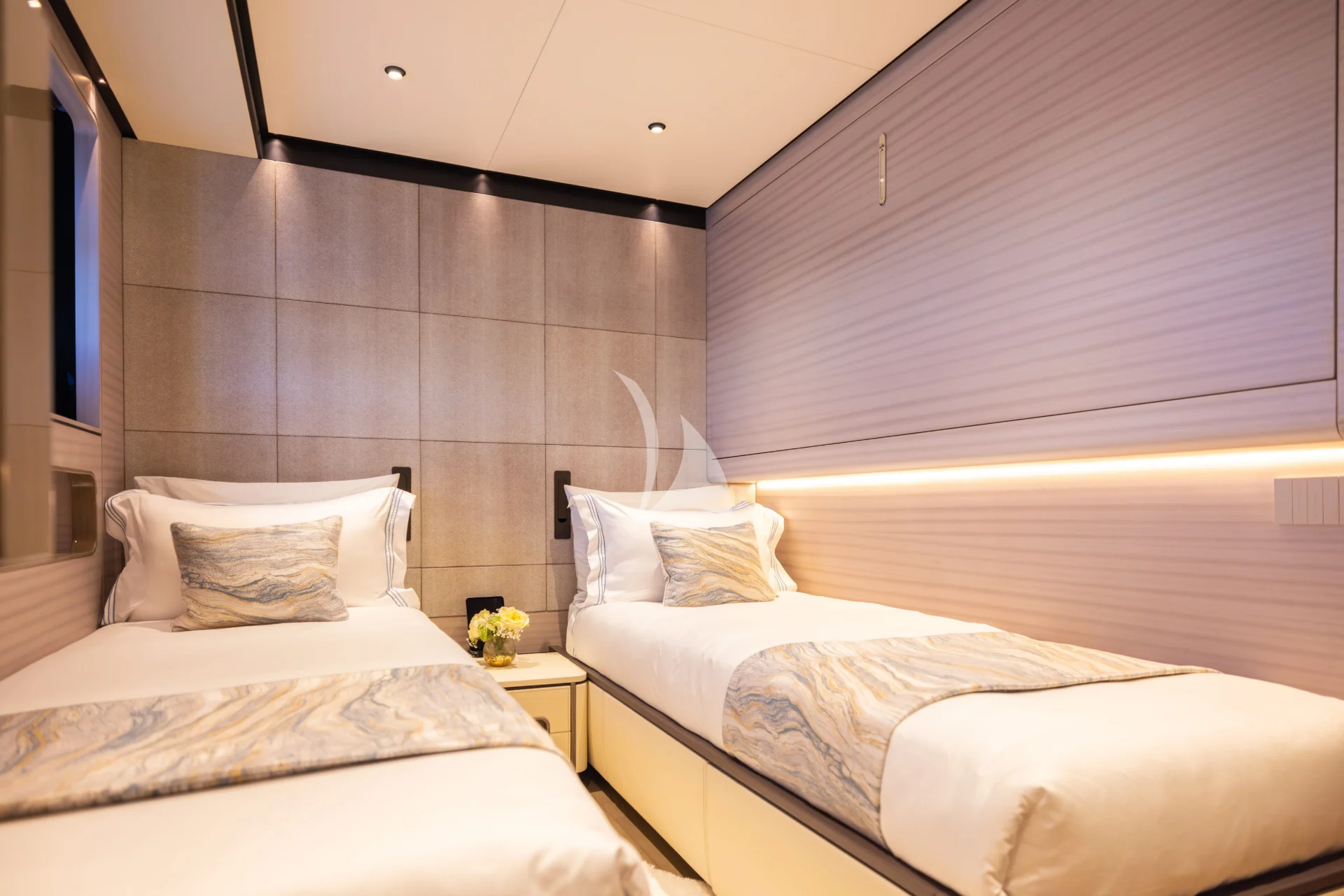 SUI GENERIS Charter Yacht