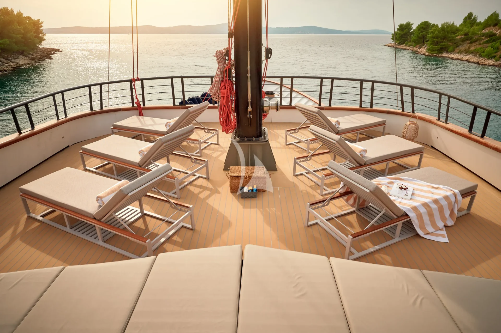 ANETTA Charter Yacht