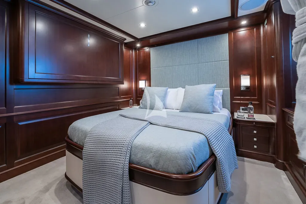 ELENA NUEVE Charter Yacht