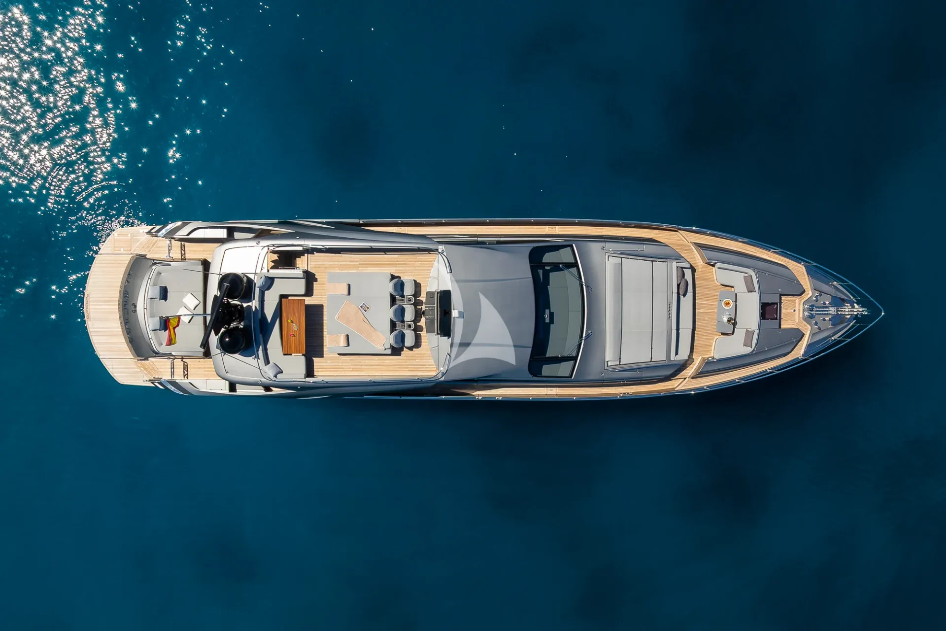 EL MACANN Charter Yacht