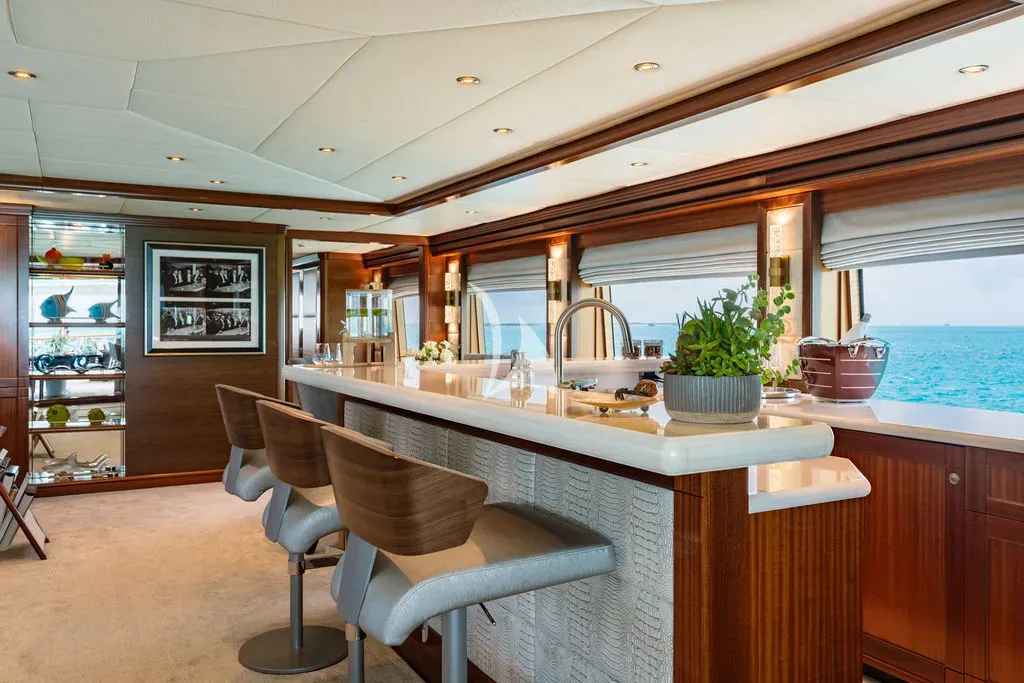 OCEAN CLUB Charter Yacht