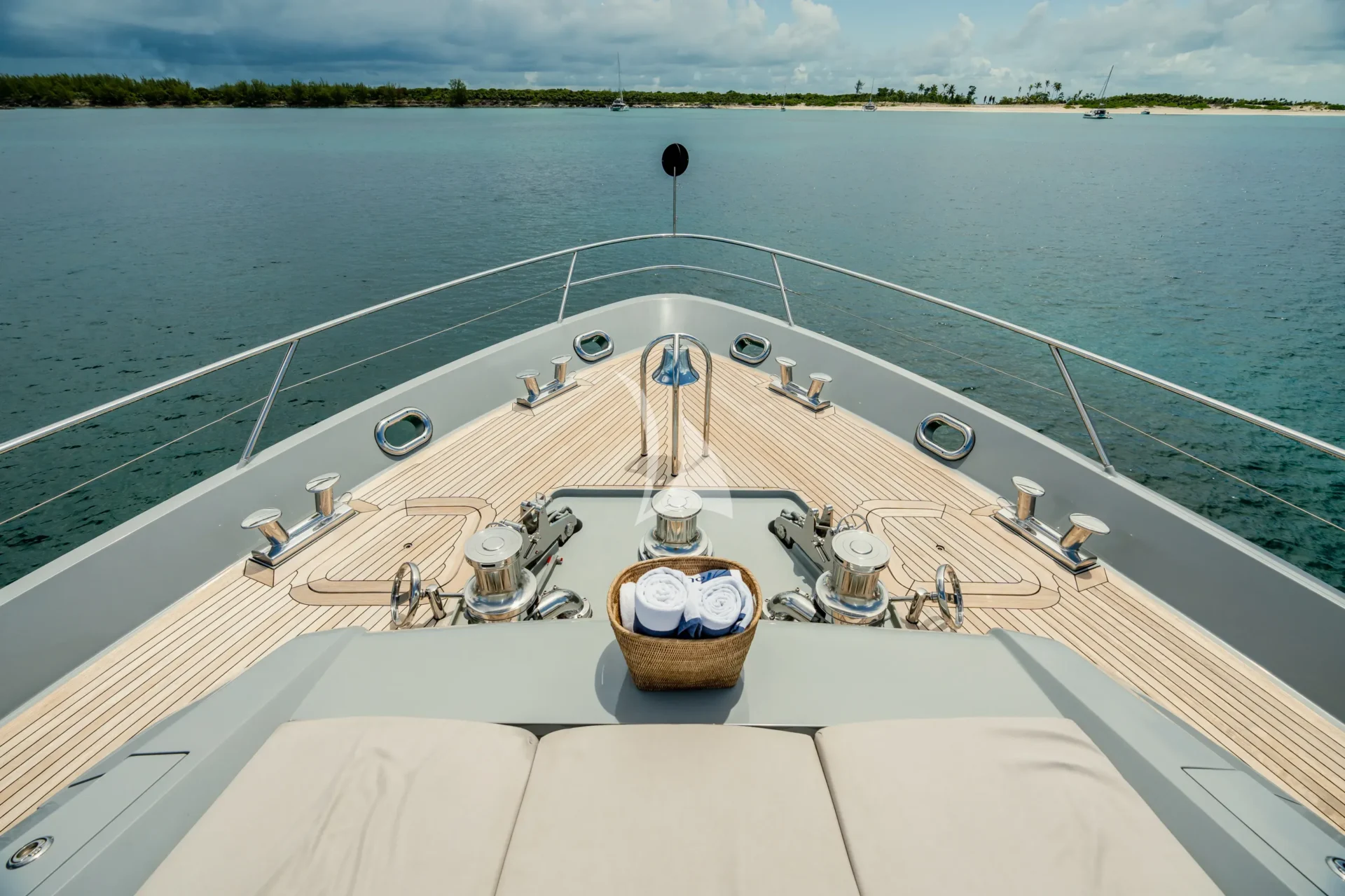 Aquanova Charter Yacht