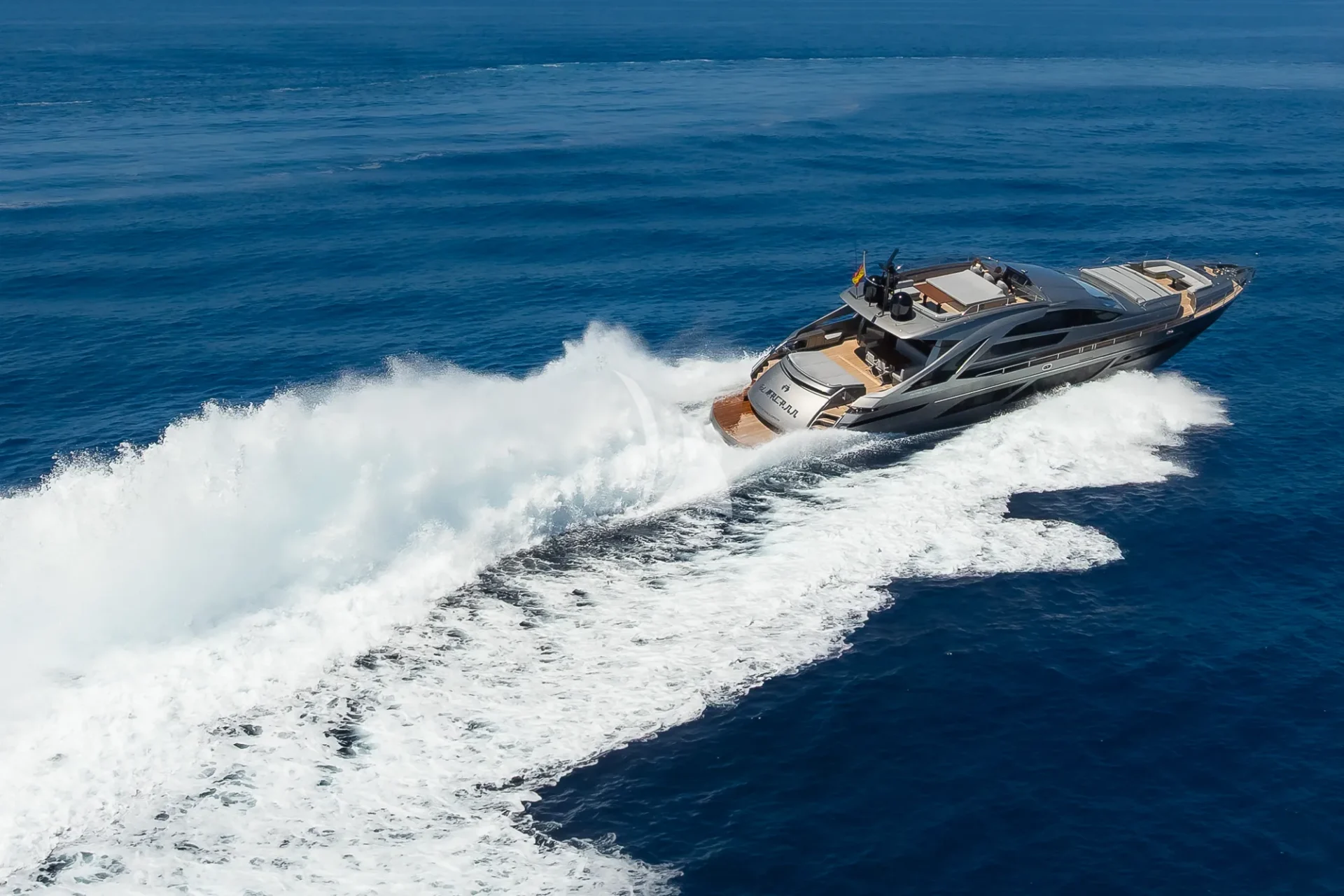 EL MACANN Charter Yacht