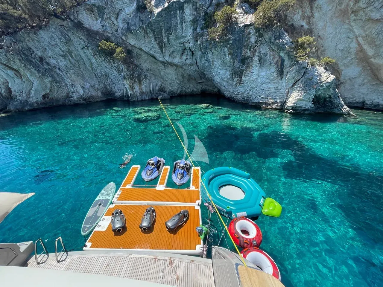 FLORI Charter Yacht