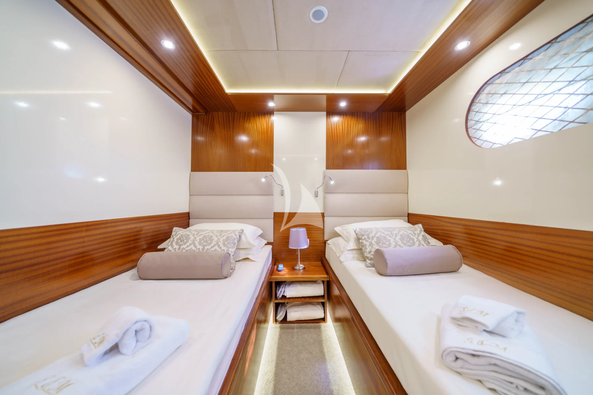 SON DE MAR Charter Yacht