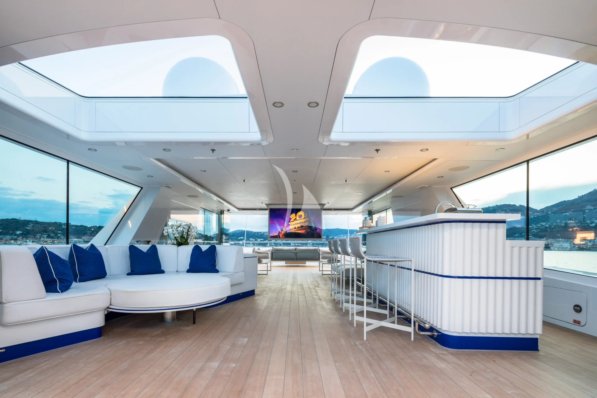 CORAL OCEAN Charter Yacht