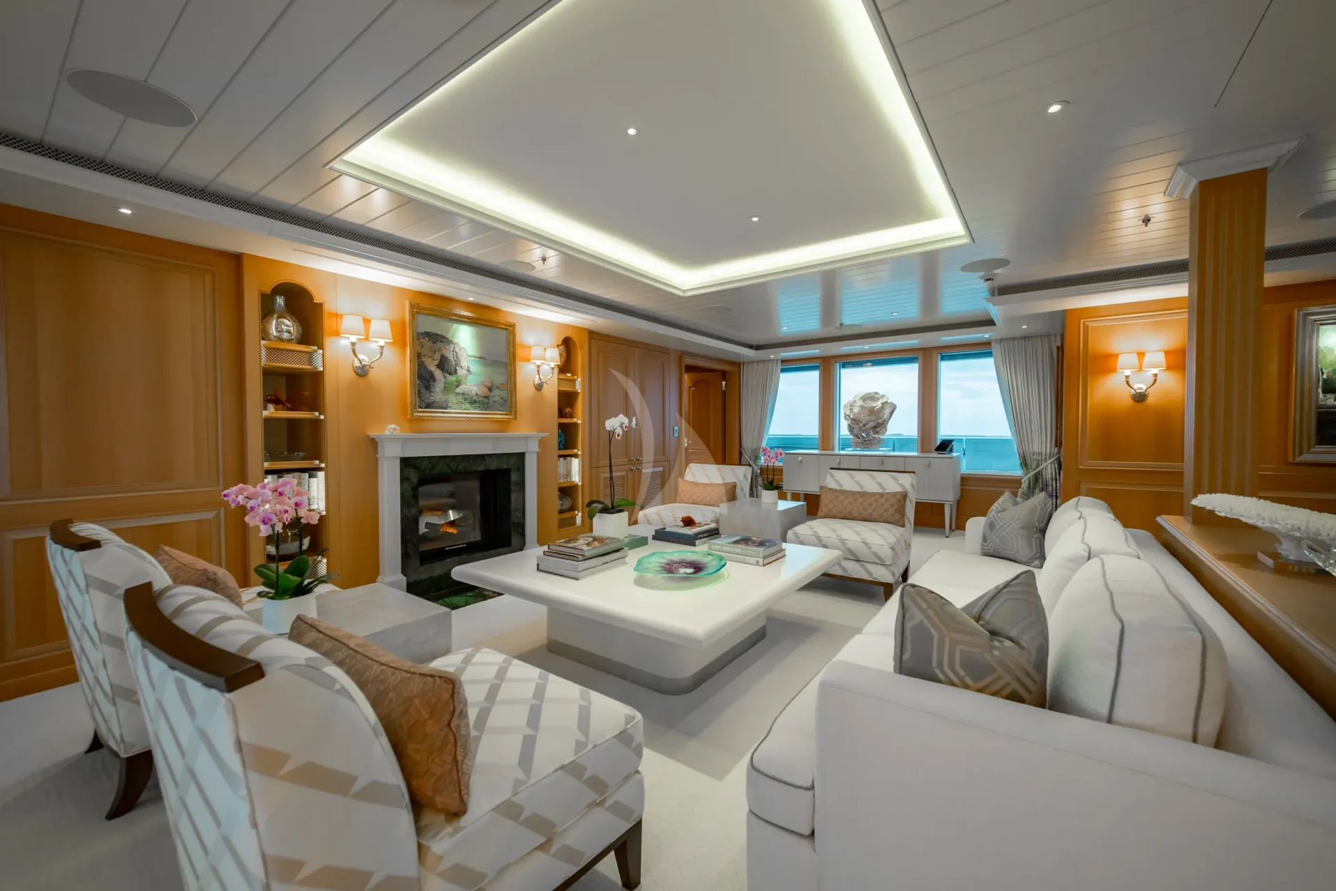 HUNTRESS Charter Yacht