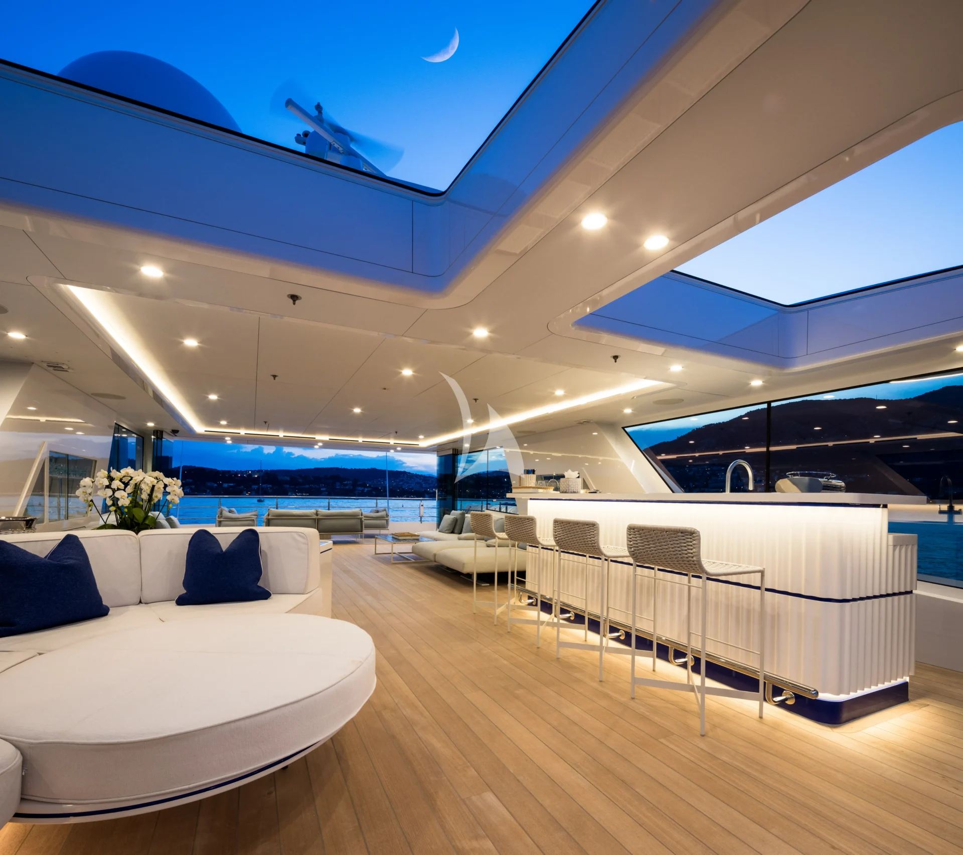 CORAL OCEAN Charter Yacht
