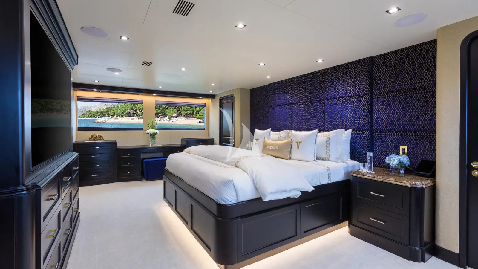 TANZANITE Charter Yacht